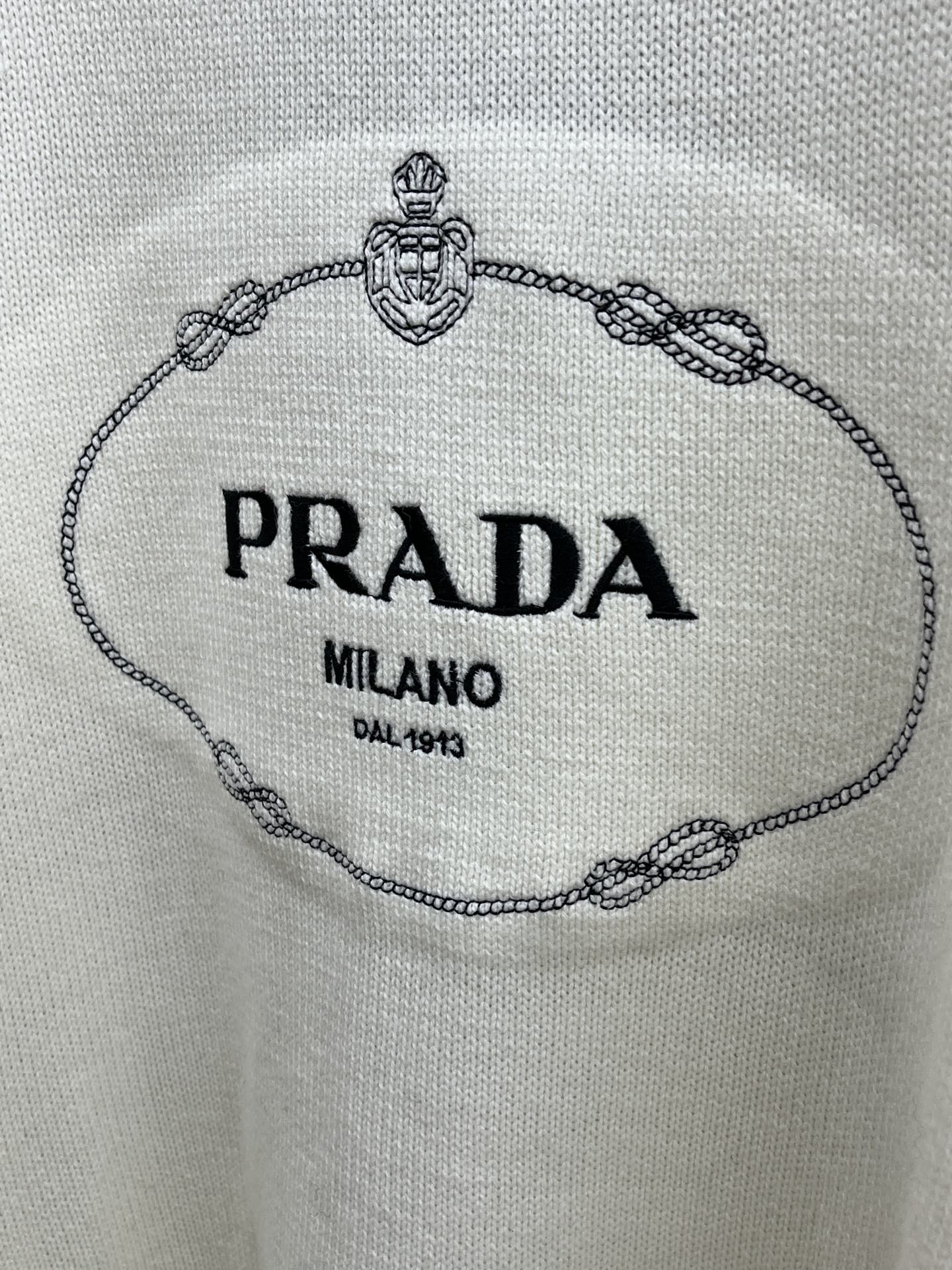 秋冬 LV 毛衣 🔥火啊2025秋冬最新系列，专柜1:1顶级复刻，全品相！潮人必备单品！懂货的老铁赶紧下