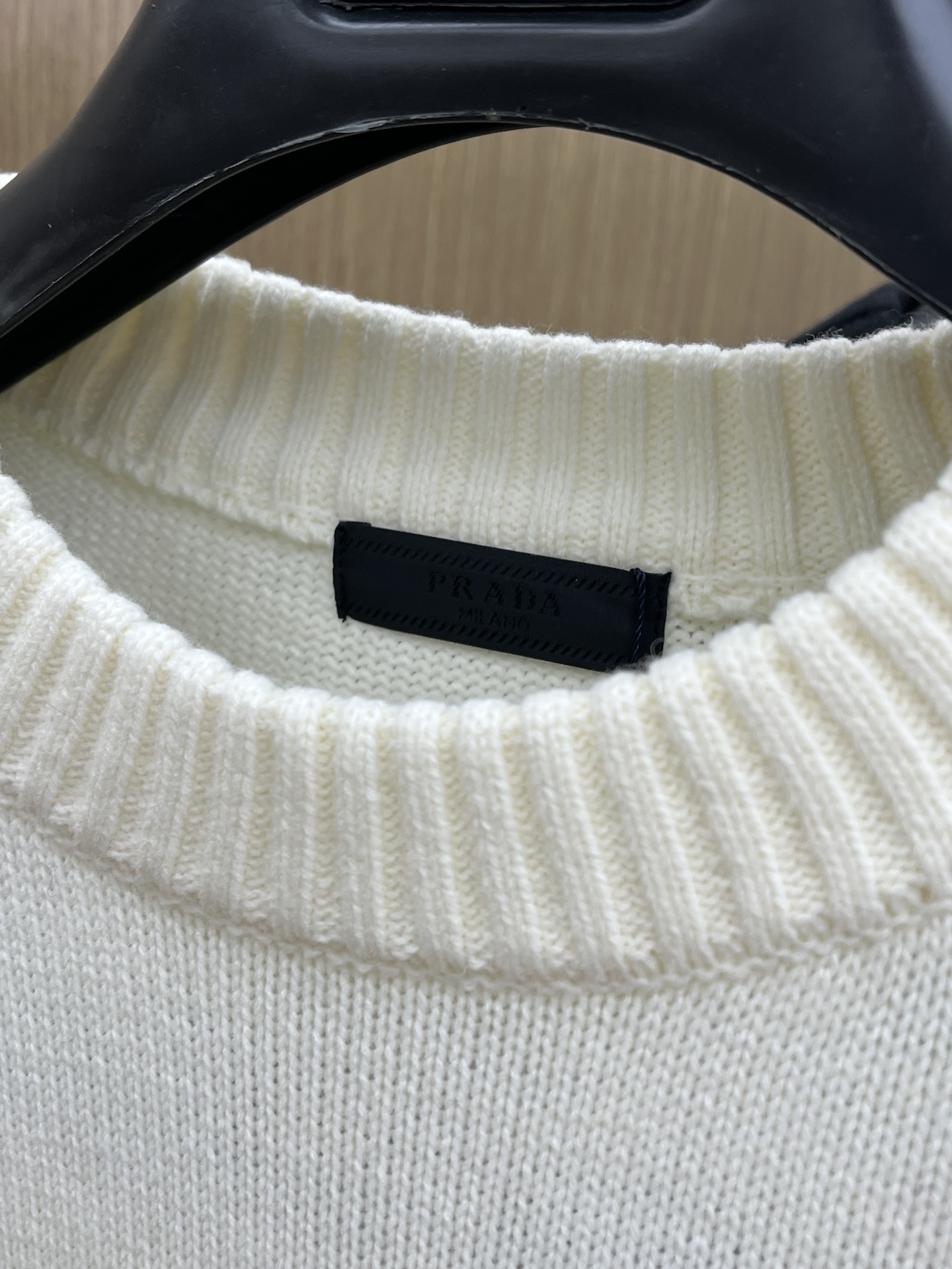 秋冬 LV 毛衣 🔥火啊2025秋冬最新系列，专柜1:1顶级复刻，全品相！潮人必备单品！懂货的老铁赶紧下