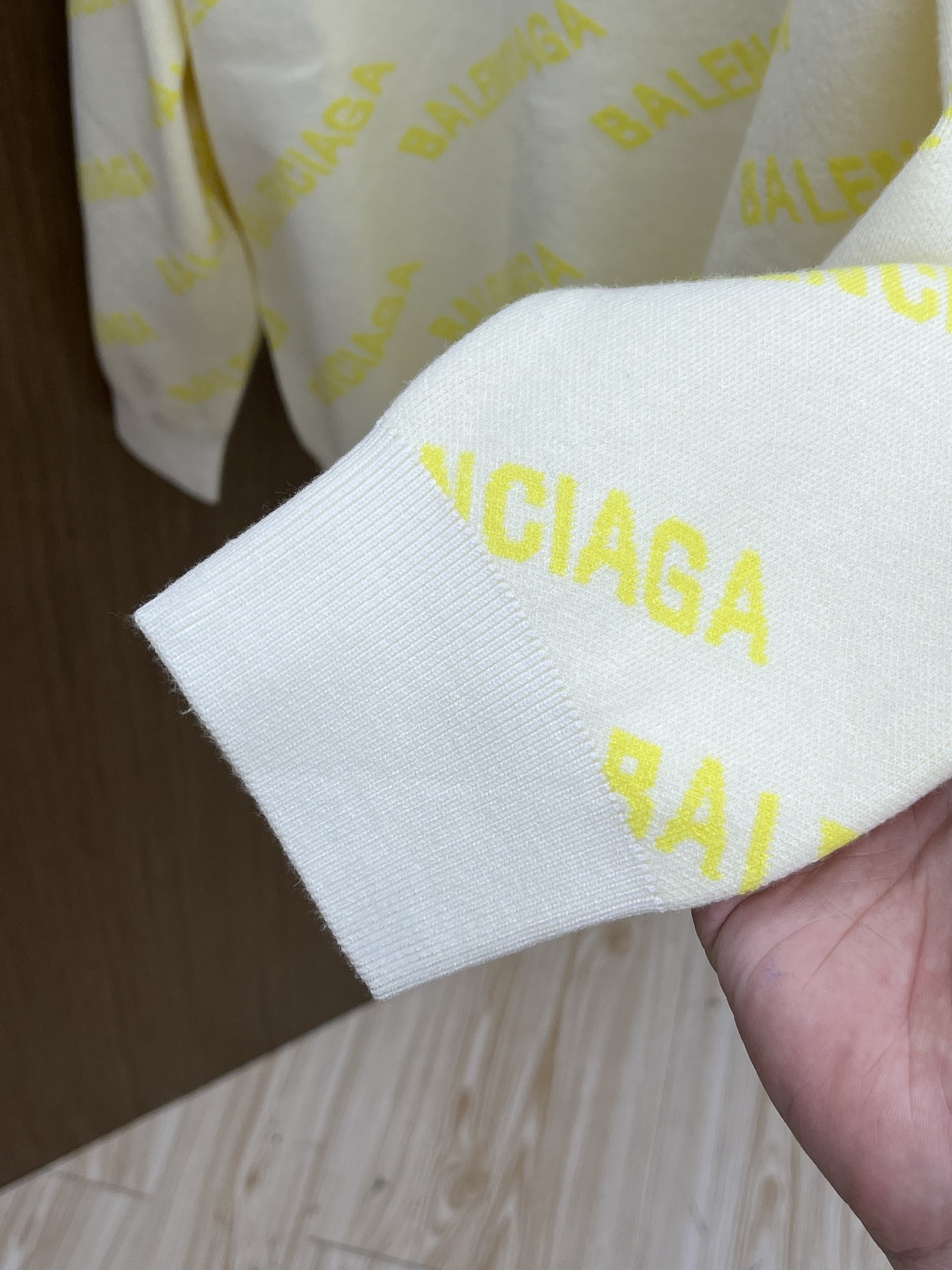 秋冬 BBG 毛衣 🔥火啊2025秋冬最新系列，专柜1:1顶级复刻，全品相！潮人必备单品！懂货的老铁赶紧