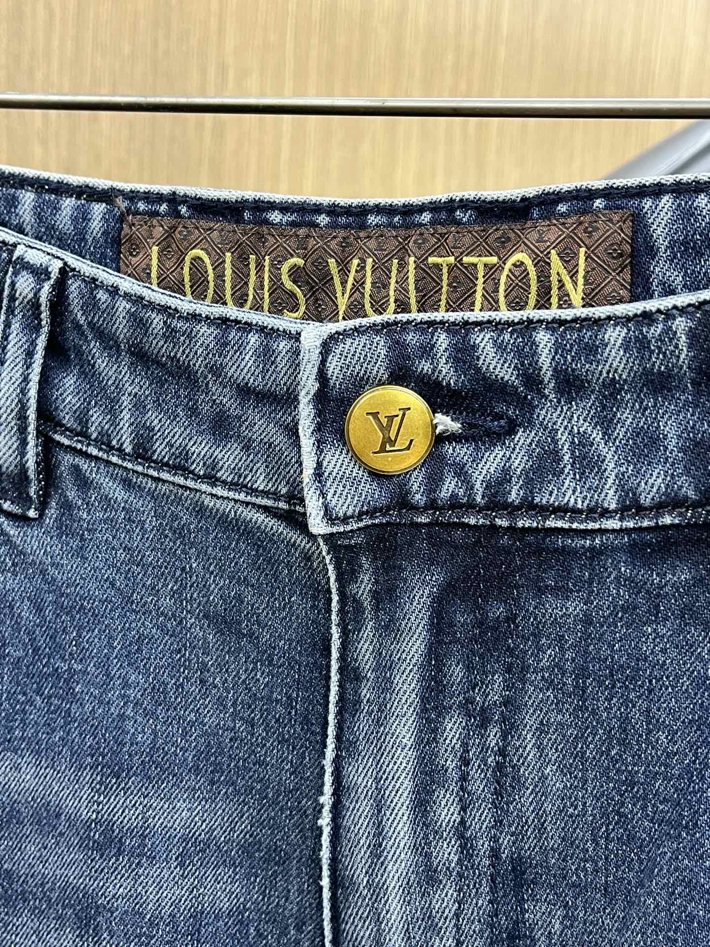 秋冬 LV 🔥🔥高端定制、25SS秋冬最新款牛仔裤 柜台同步发售 进口固色面料 原版定制复刻 客供五金辅