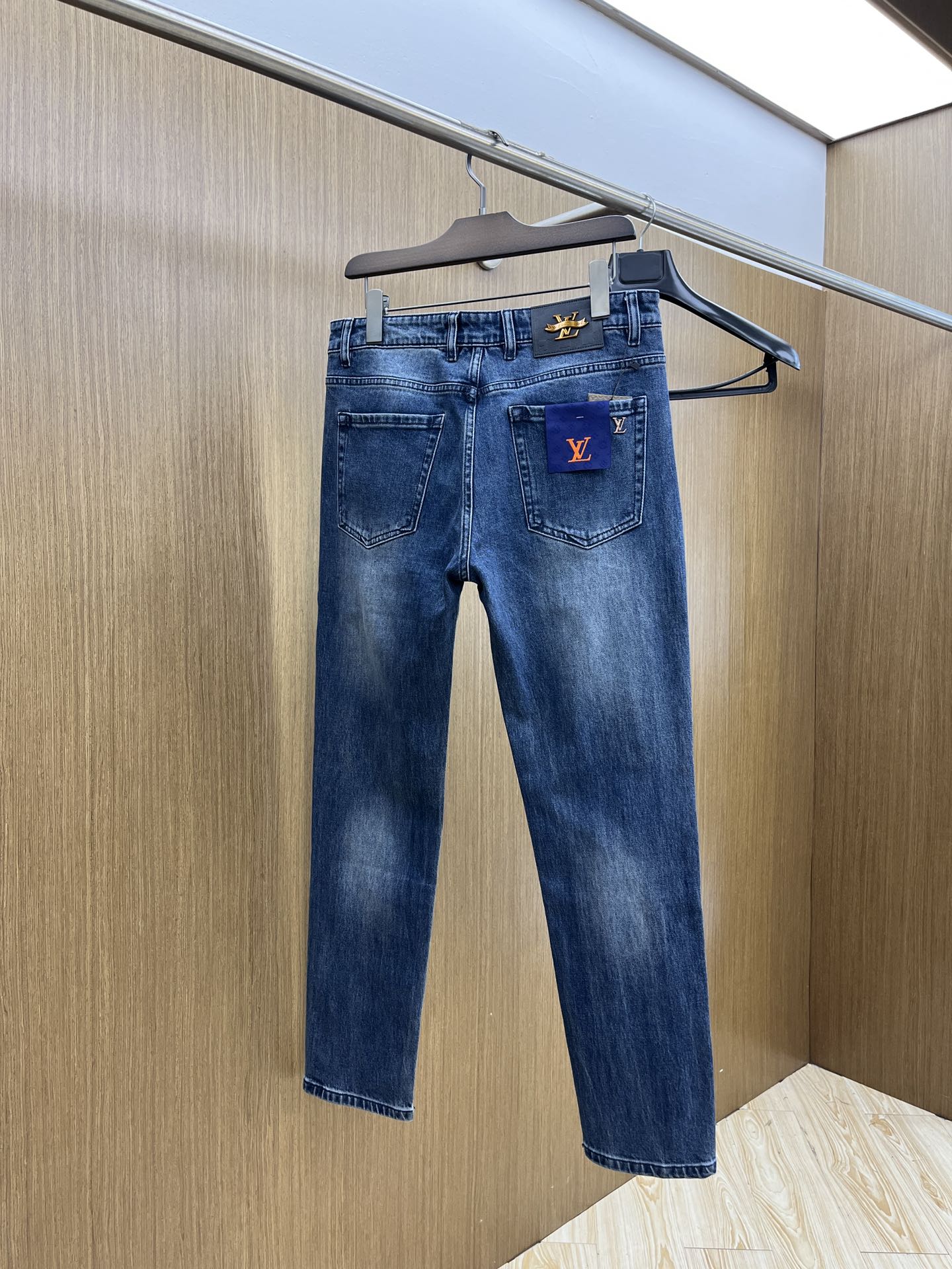 秋冬 LV 🔥🔥高端定制、25SS秋冬最新款牛仔裤 柜台同步发售 进口固色面料 原版定制复刻 客供五金辅