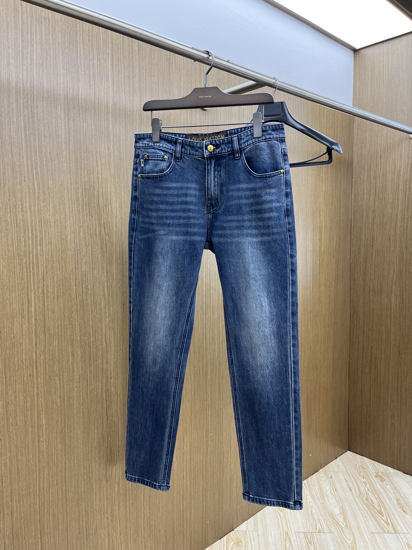 秋冬 LV 🔥🔥高端定制、25SS秋冬最新款牛仔裤 柜台同步发售 进口固色面料 原版定制复刻 客供五金辅