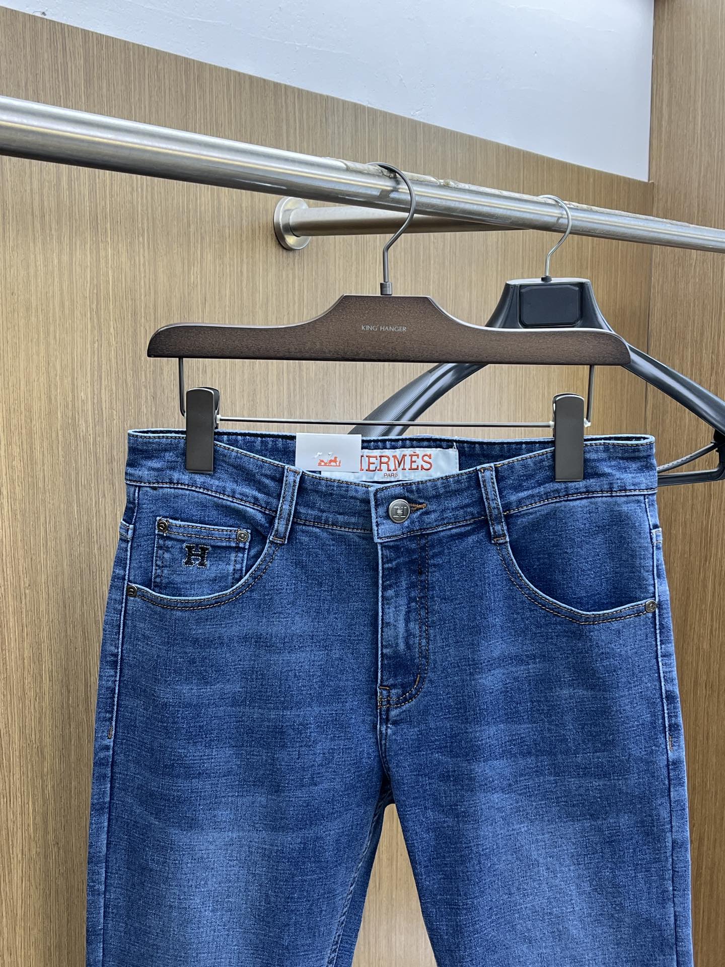 秋冬 HER 🔥🔥高端定制、25SS秋冬最新款牛仔裤 柜台同步发售 进口固色面料 原版定制复刻 客供五金
