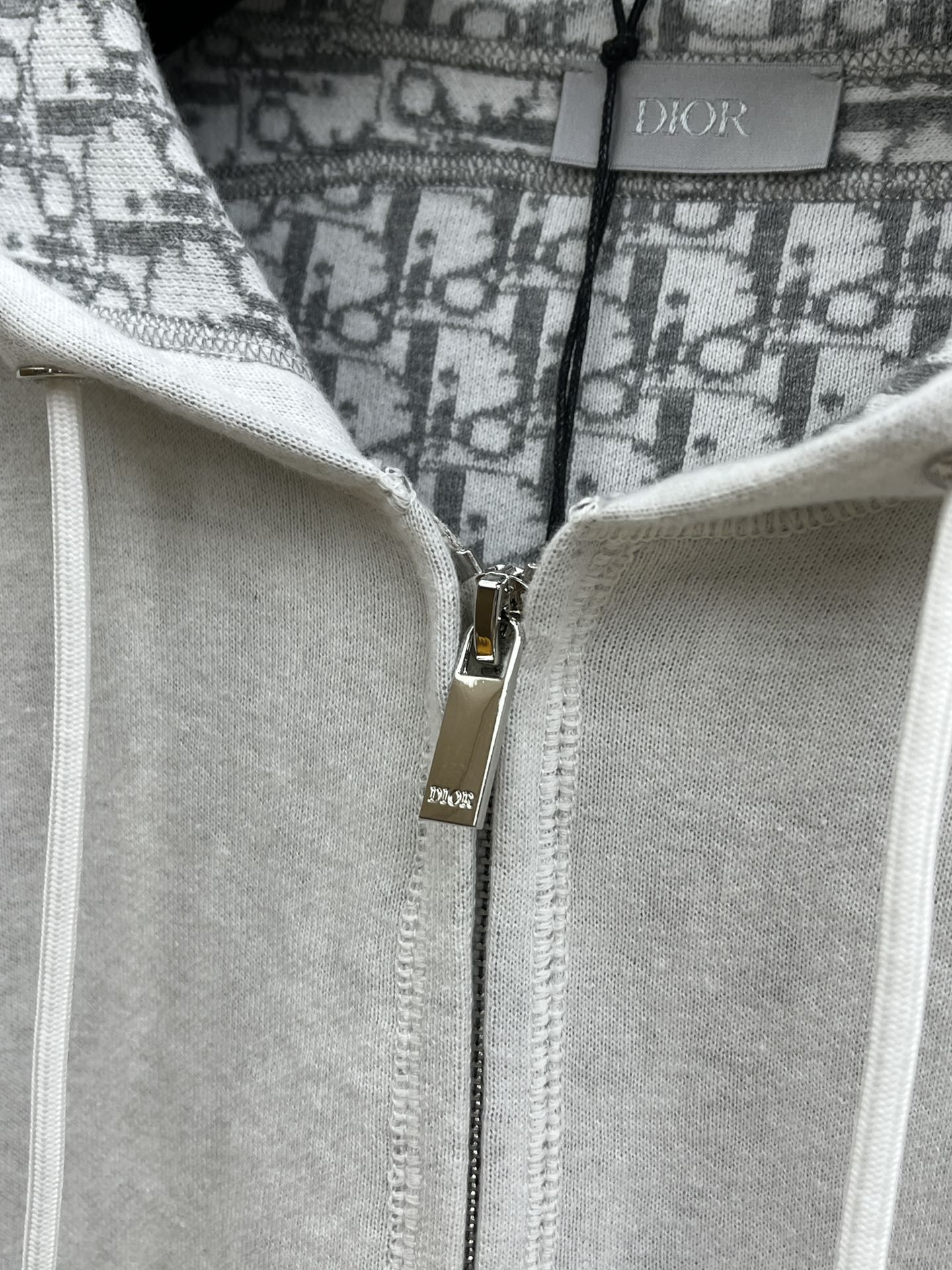 Dior迪奥经典秋冬新款套装羊毛复合提花连帽拉链外套男女同款，最高版本可对比🆚这款连帽运动夹克采用日本优