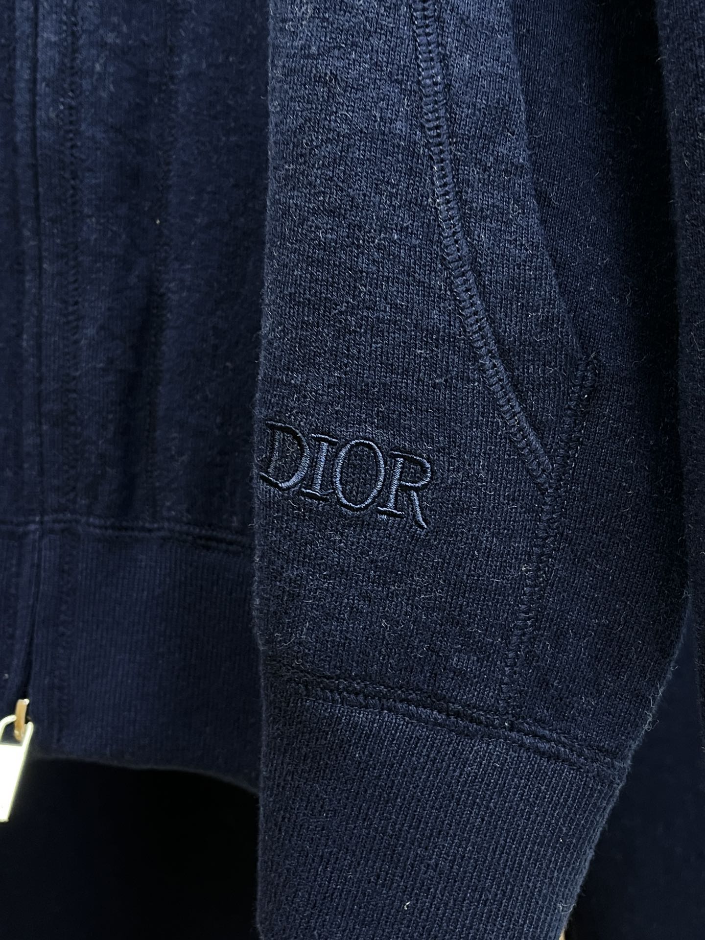 Dior迪奥经典秋冬新款套装羊毛复合提花连帽拉链外套男女同款，最高版本可对比🆚这款连帽运动夹克采用日本优