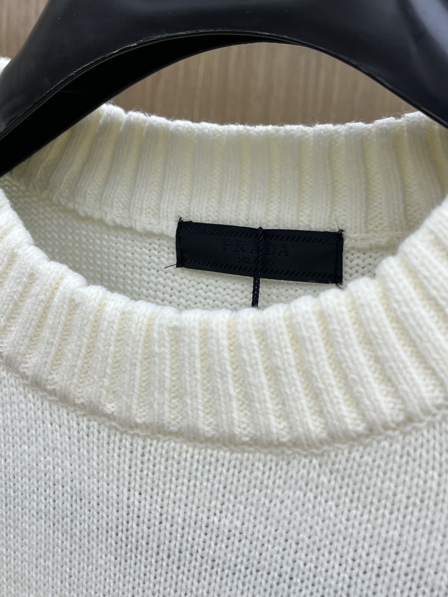 秋冬 PD 毛衣 🔥火啊2025秋冬最新系列，专柜1:1顶级复刻，全品相！潮人必备单品！懂货的老铁赶紧下