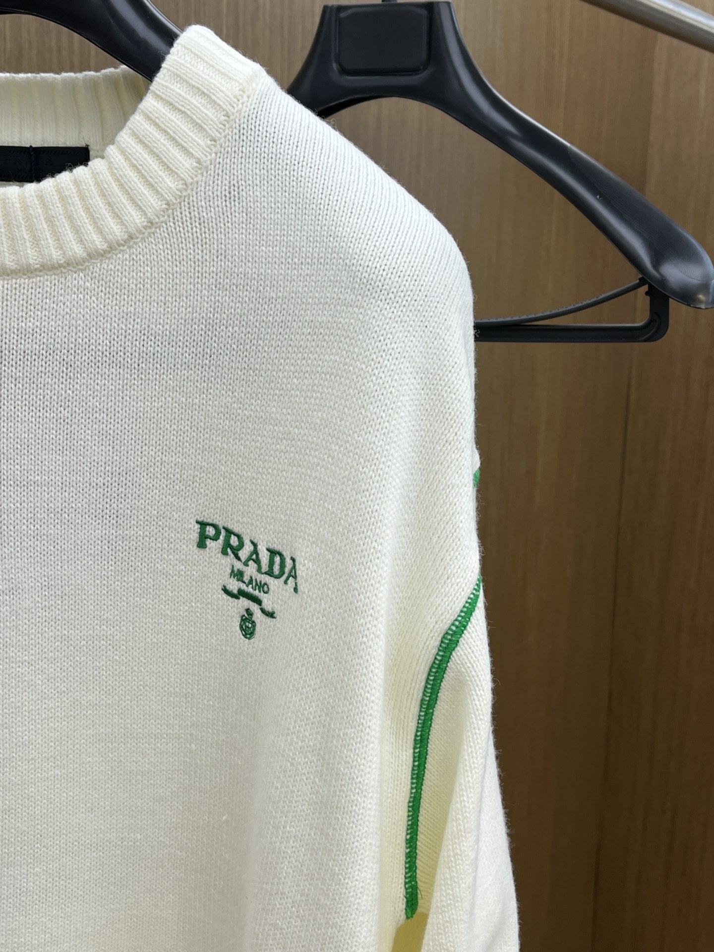 秋冬 PD 毛衣 🔥火啊2025秋冬最新系列，专柜1:1顶级复刻，全品相！潮人必备单品！懂货的老铁赶紧下