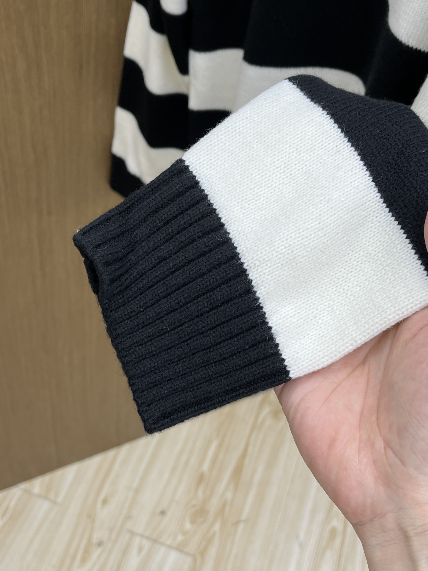 秋冬 Guc 毛衣 🔥火啊2025秋冬最新系列，专柜1:1顶级复刻，全品相！潮人必备单品！懂货的老铁赶紧