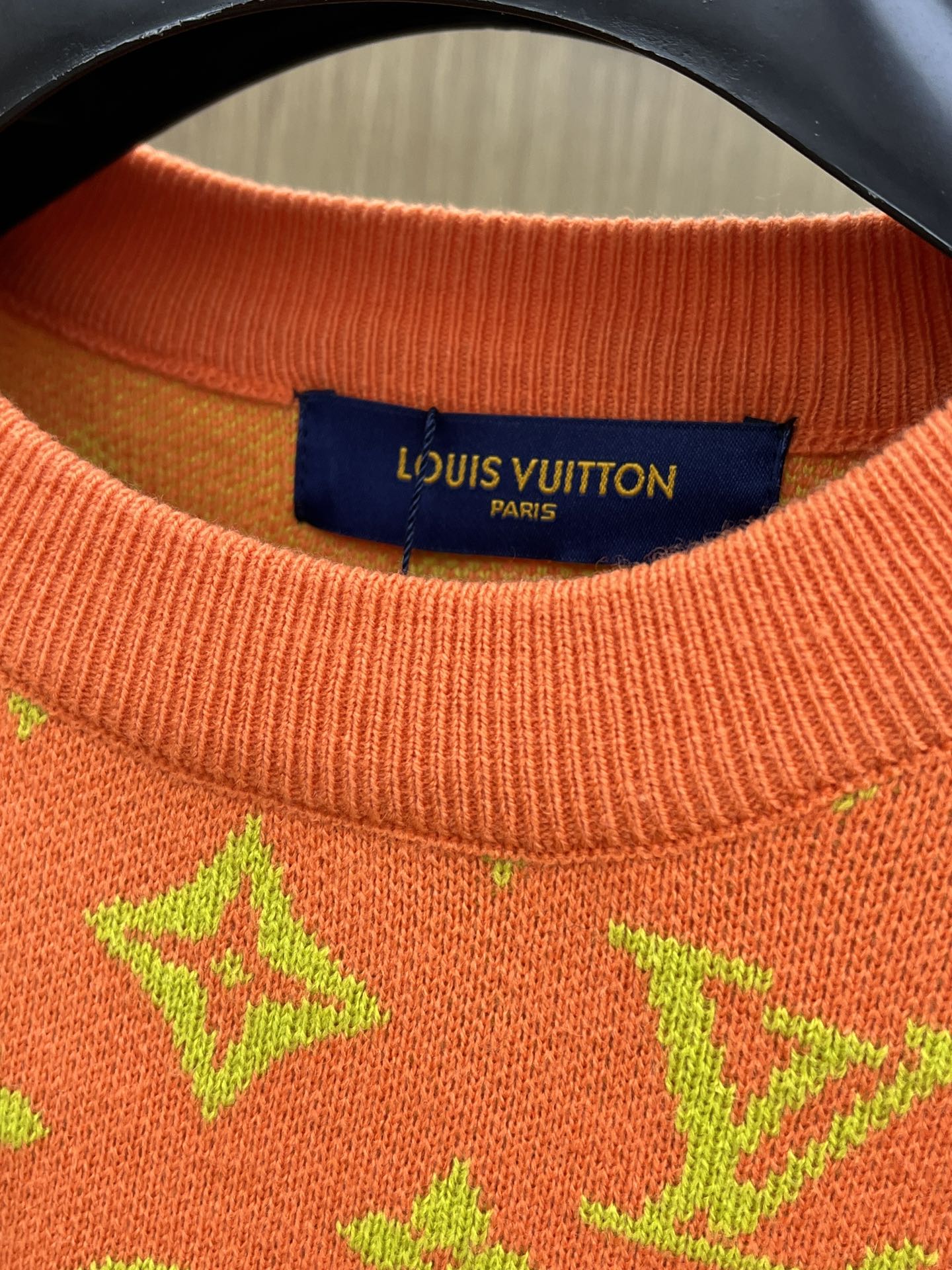 秋冬 LV 毛衣 🔥火啊2025秋冬最新系列，专柜1:1顶级复刻，全品相！潮人必备单品！懂货的老铁赶紧下