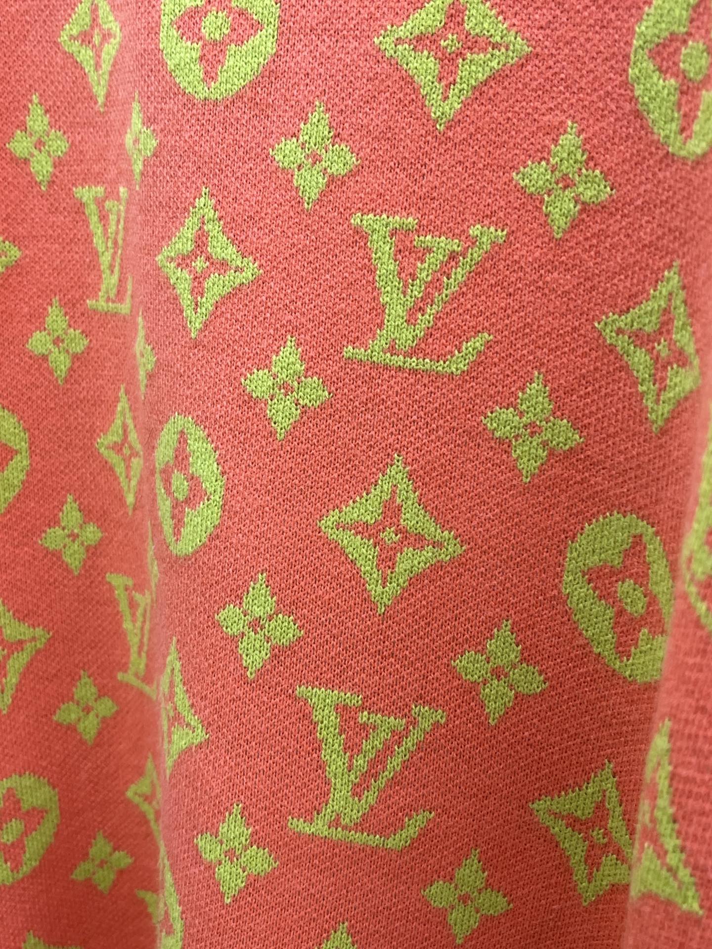 秋冬 LV 毛衣 🔥火啊2025秋冬最新系列，专柜1:1顶级复刻，全品相！潮人必备单品！懂货的老铁赶紧下