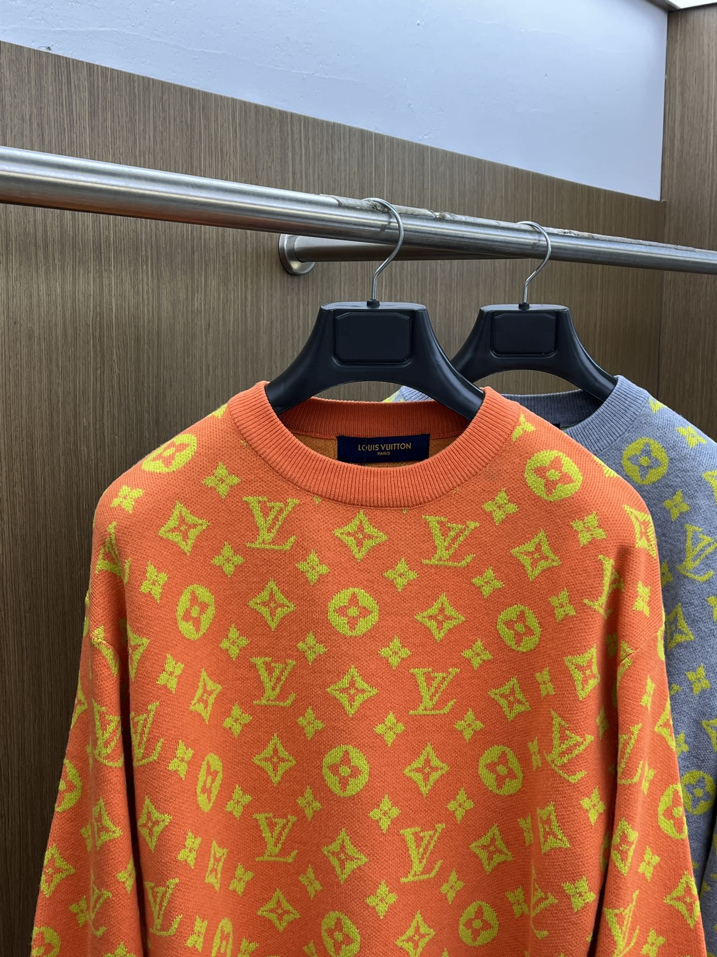 秋冬 LV 毛衣 🔥火啊2025秋冬最新系列，专柜1:1顶级复刻，全品相！潮人必备单品！懂货的老铁赶紧下