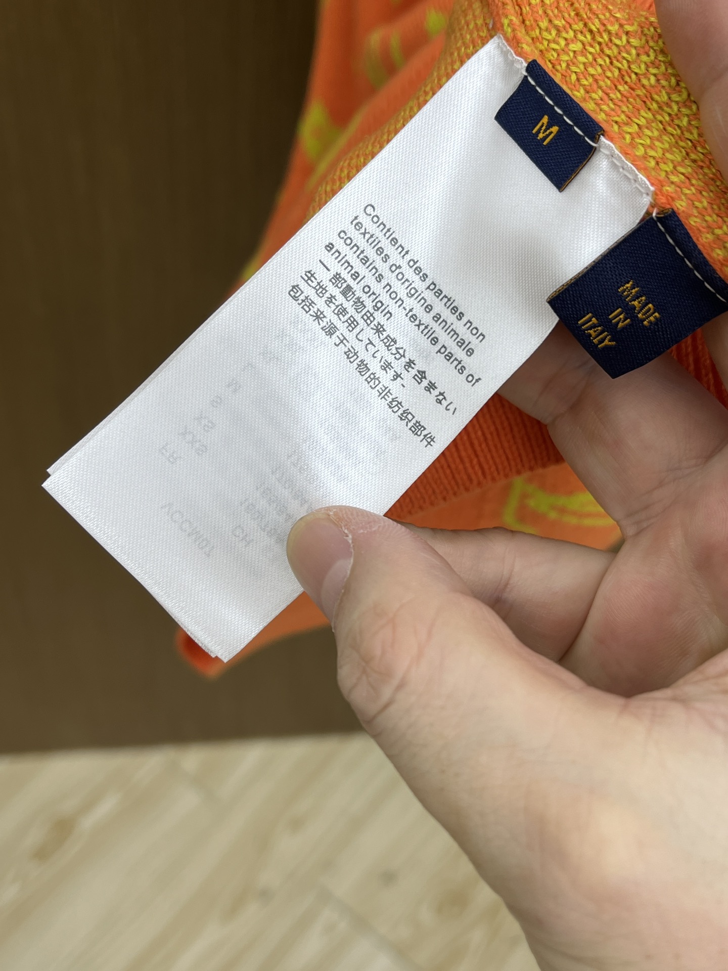 秋冬 LV 毛衣 🔥火啊2025秋冬最新系列，专柜1:1顶级复刻，全品相！潮人必备单品！懂货的老铁赶紧下