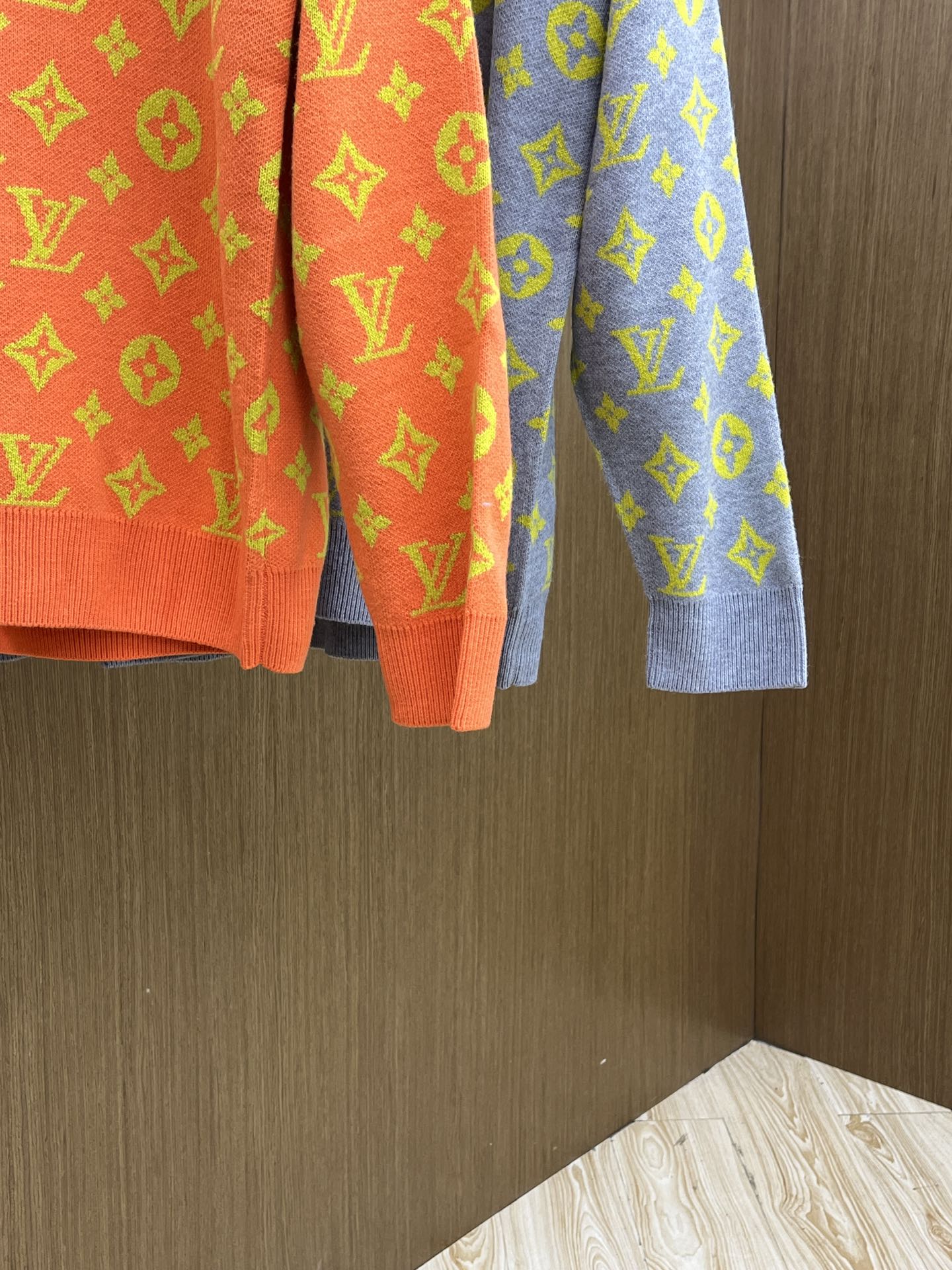 秋冬 LV 毛衣 🔥火啊2025秋冬最新系列，专柜1:1顶级复刻，全品相！潮人必备单品！懂货的老铁赶紧下
