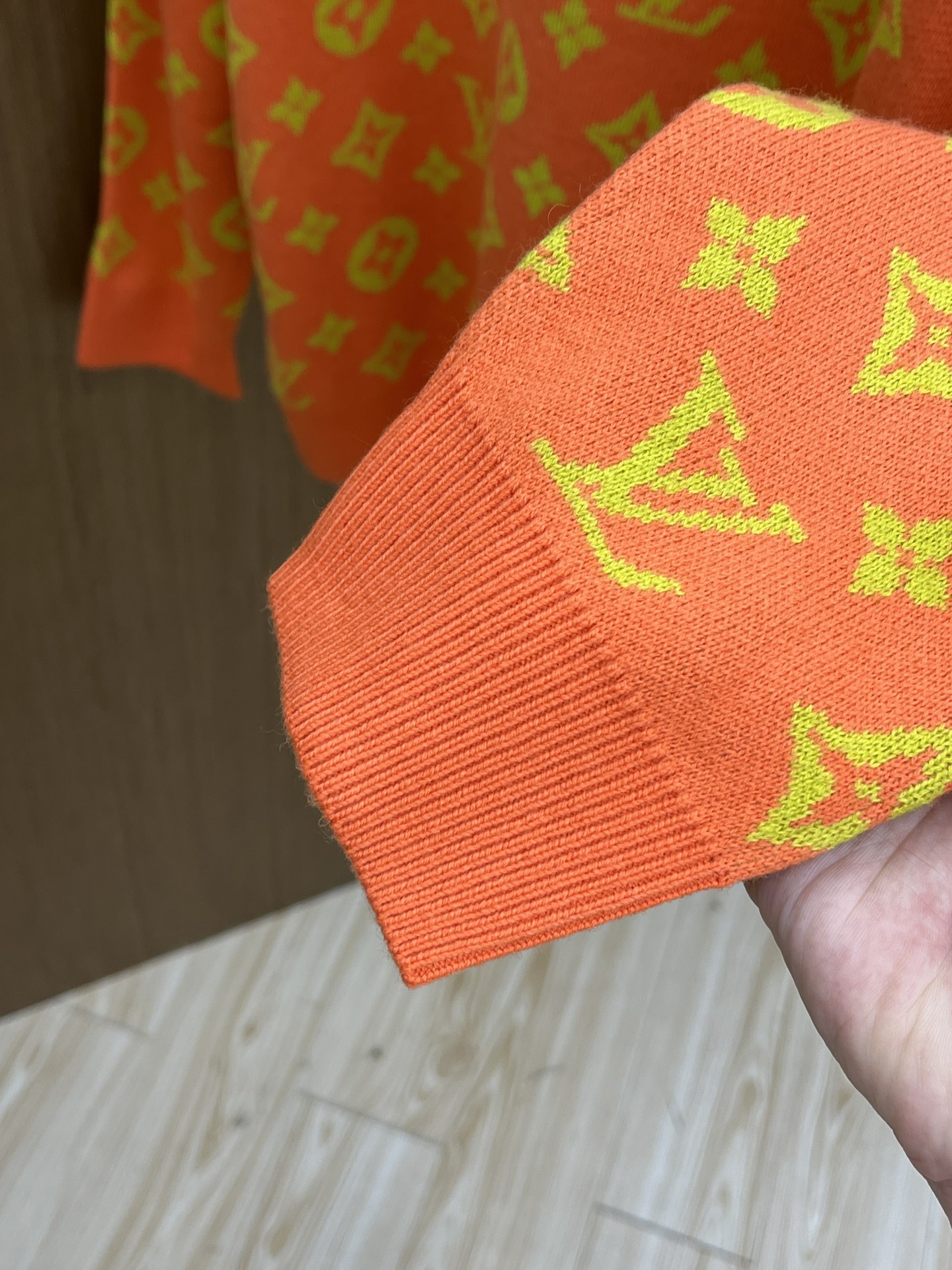 秋冬 LV 毛衣 🔥火啊2025秋冬最新系列，专柜1:1顶级复刻，全品相！潮人必备单品！懂货的老铁赶紧下