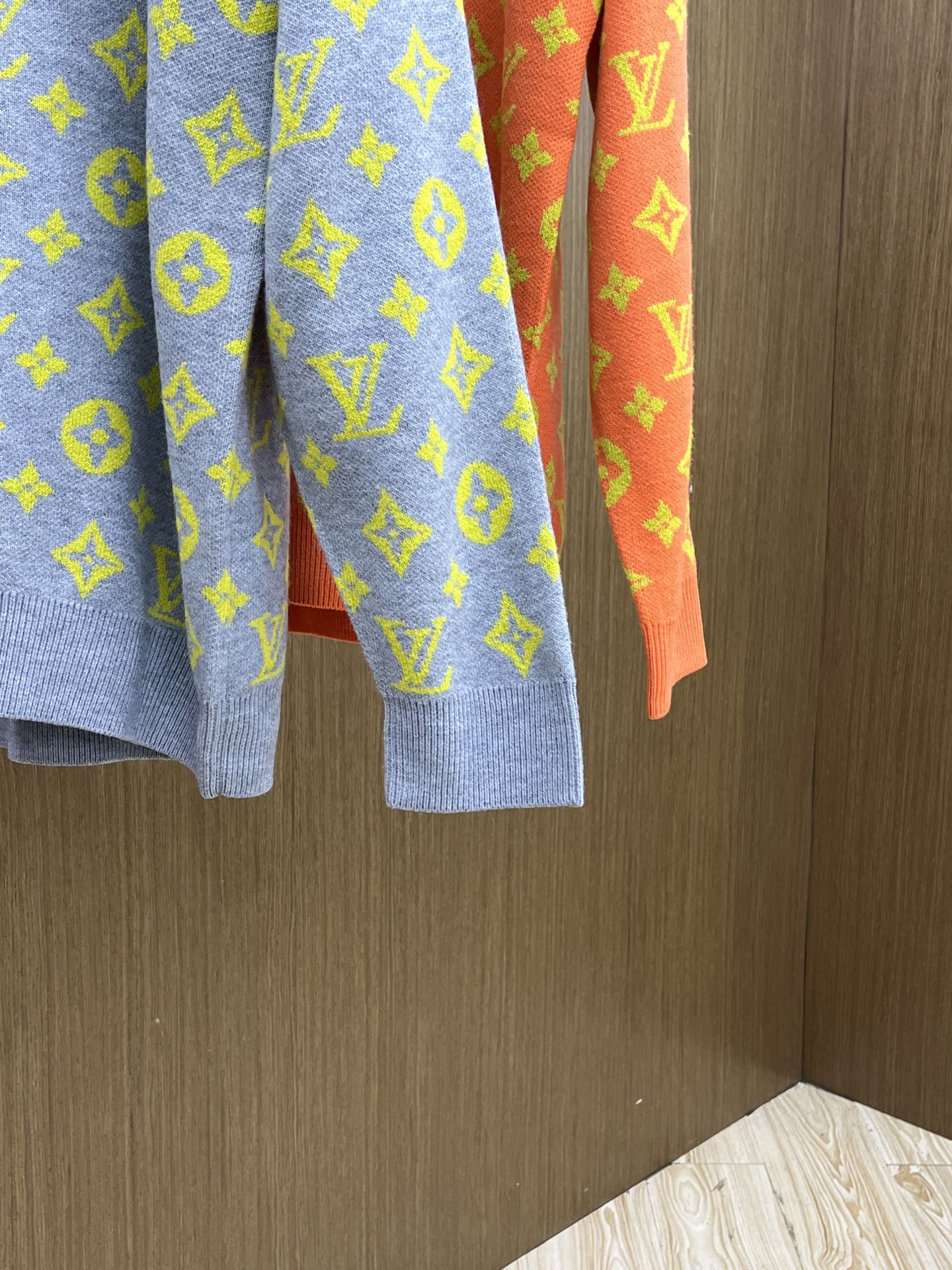 秋冬 LV 毛衣 🔥火啊2025秋冬最新系列，专柜1:1顶级复刻，全品相！潮人必备单品！懂货的老铁赶紧下