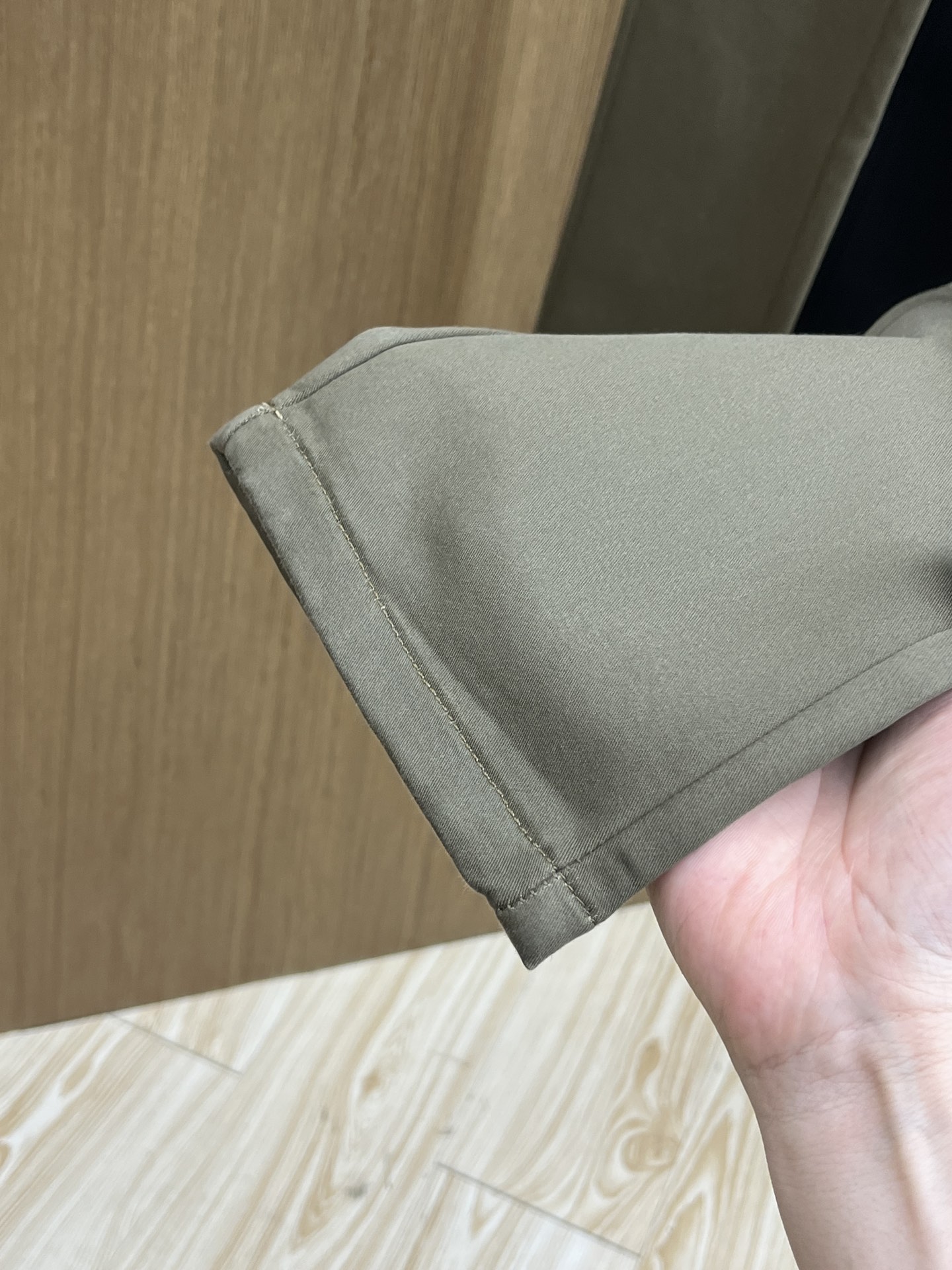 秋冬 zz🔥🔥ss秋冬新品，官网同步有售，男士高端商务休闲西裤，高端进口面料，带弹力，后面采用硅胶字母压