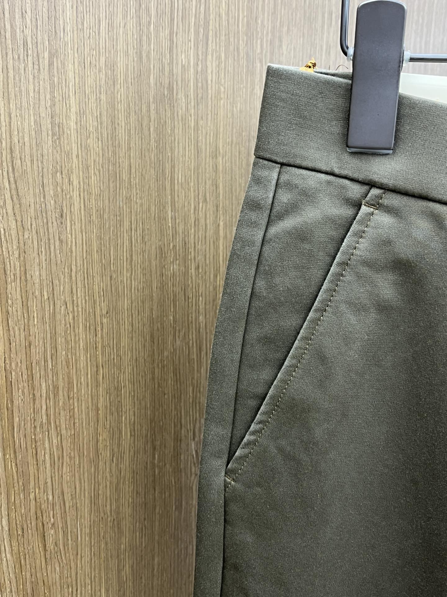 秋冬 zz🔥🔥ss秋冬新品，官网同步有售，男士高端商务休闲西裤，高端进口面料，带弹力，后面采用硅胶字母压