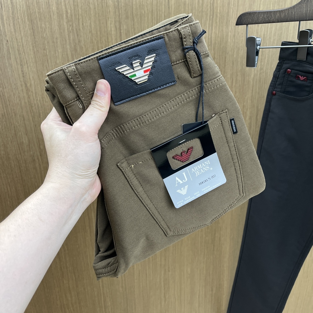 秋冬 AJ 🔥🔥ss秋冬新品，官网同步有售，男士高端商务休闲西裤，高端进口面料，带弹力，后面采用硅胶字母