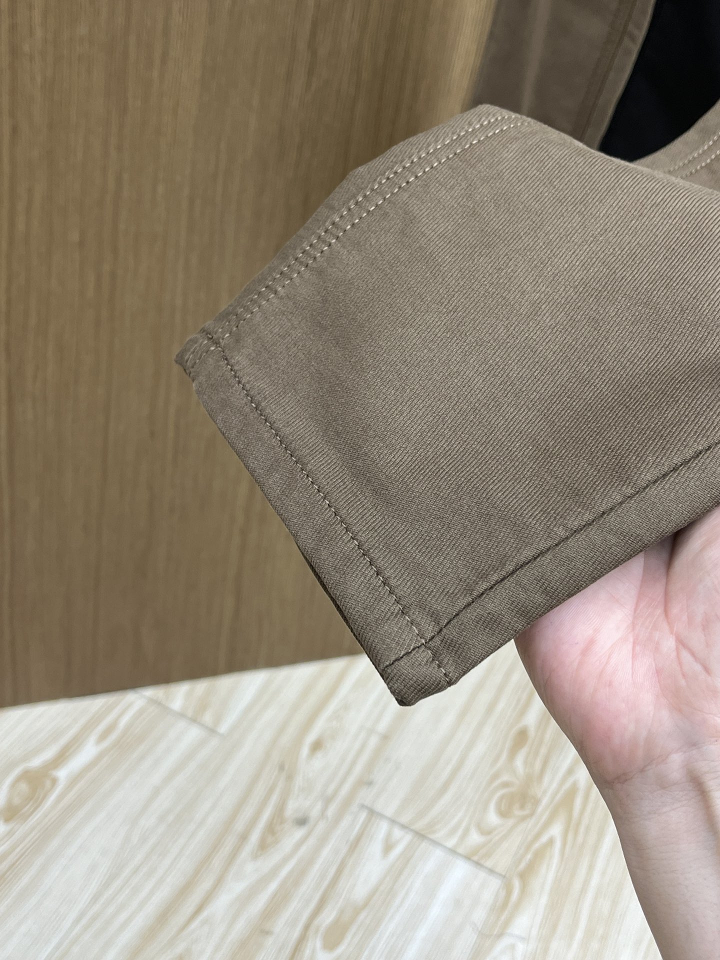 秋冬 AJ 🔥🔥ss秋冬新品，官网同步有售，男士高端商务休闲西裤，高端进口面料，带弹力，后面采用硅胶字母