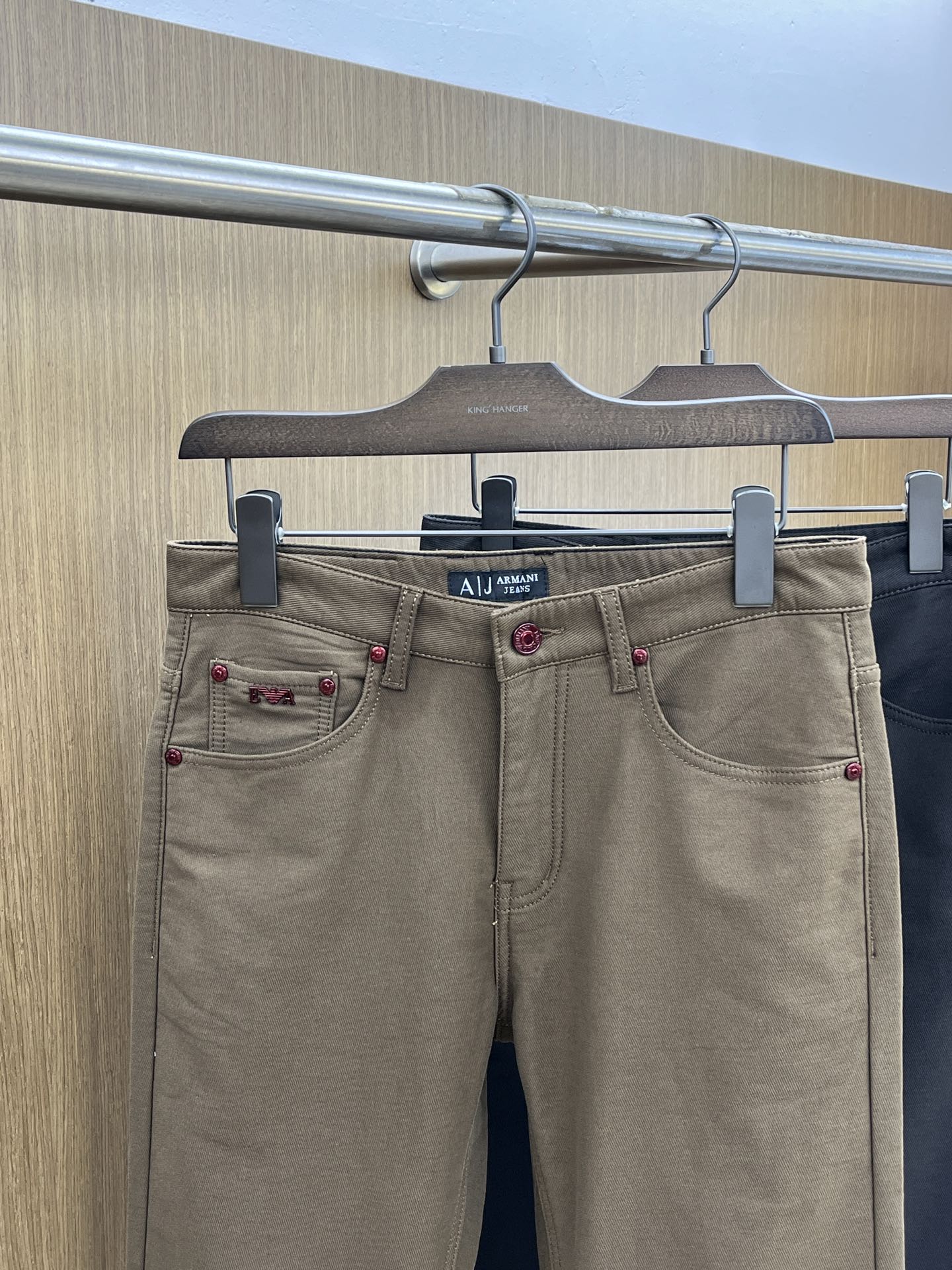 秋冬 AJ 🔥🔥ss秋冬新品，官网同步有售，男士高端商务休闲西裤，高端进口面料，带弹力，后面采用硅胶字母