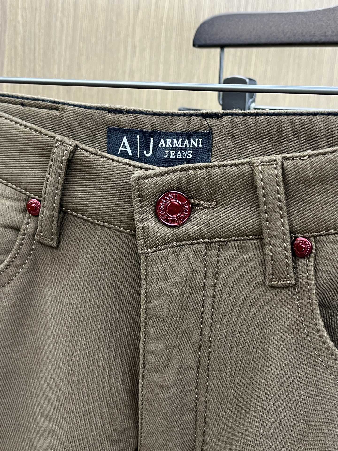 秋冬 AJ 🔥🔥ss秋冬新品，官网同步有售，男士高端商务休闲西裤，高端进口面料，带弹力，后面采用硅胶字母