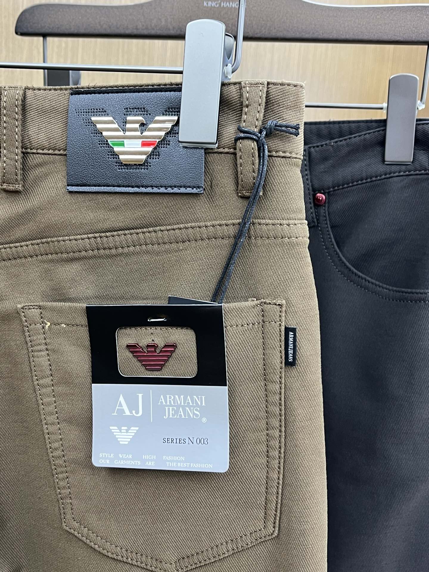 秋冬 AJ 🔥🔥ss秋冬新品，官网同步有售，男士高端商务休闲西裤，高端进口面料，带弹力，后面采用硅胶字母