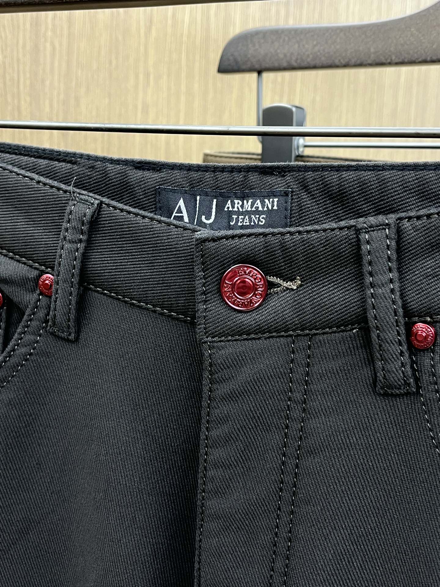 秋冬 AJ 🔥🔥ss秋冬新品，官网同步有售，男士高端商务休闲西裤，高端进口面料，带弹力，后面采用硅胶字母