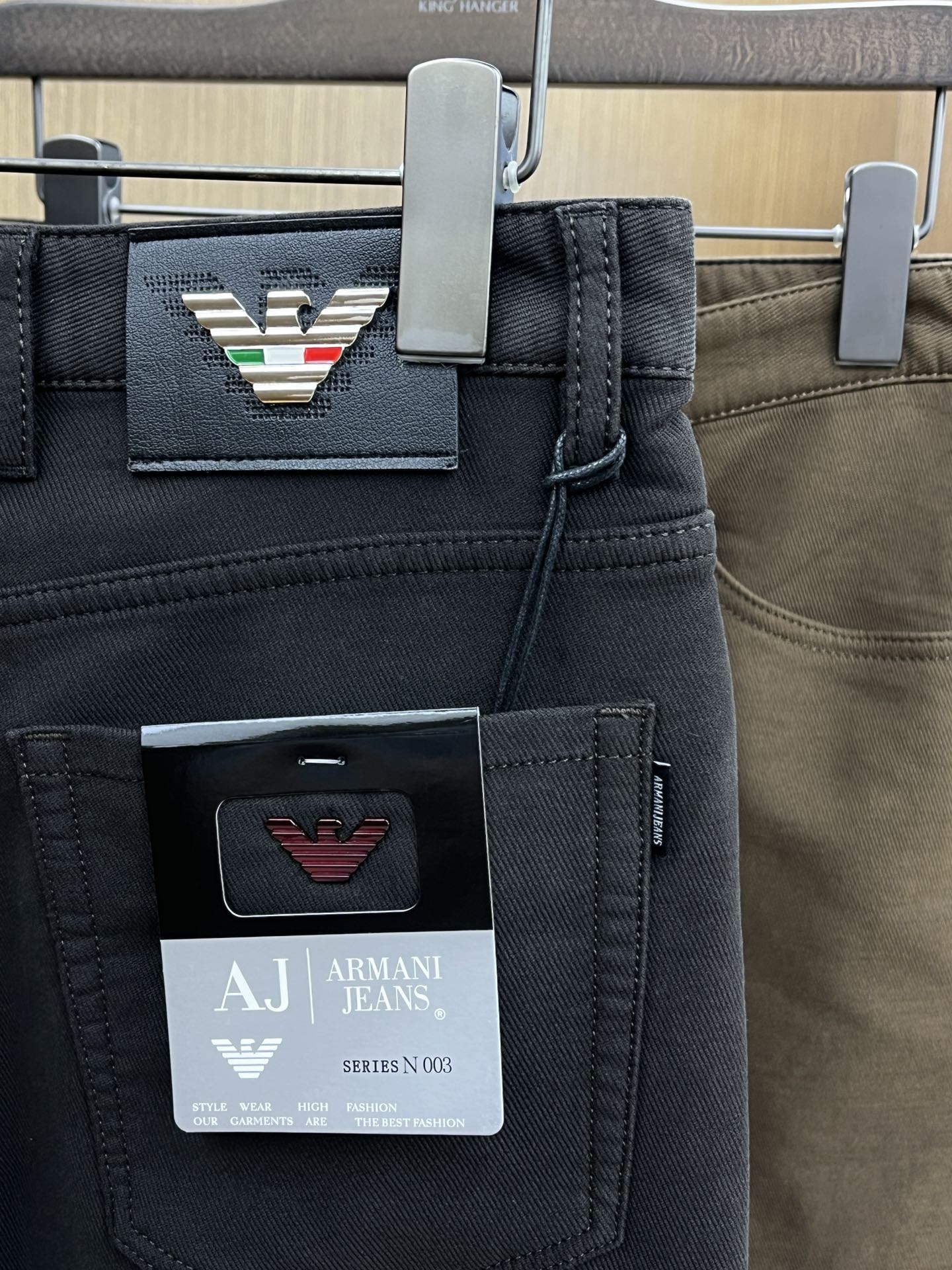 秋冬 AJ 🔥🔥ss秋冬新品，官网同步有售，男士高端商务休闲西裤，高端进口面料，带弹力，后面采用硅胶字母