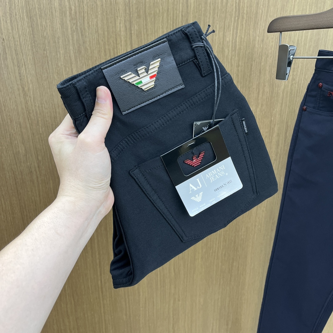 秋冬 AJ 🔥🔥ss秋冬新品，官网同步有售，男士高端商务休闲西裤，高端进口面料，带弹力，后面采用硅胶字母