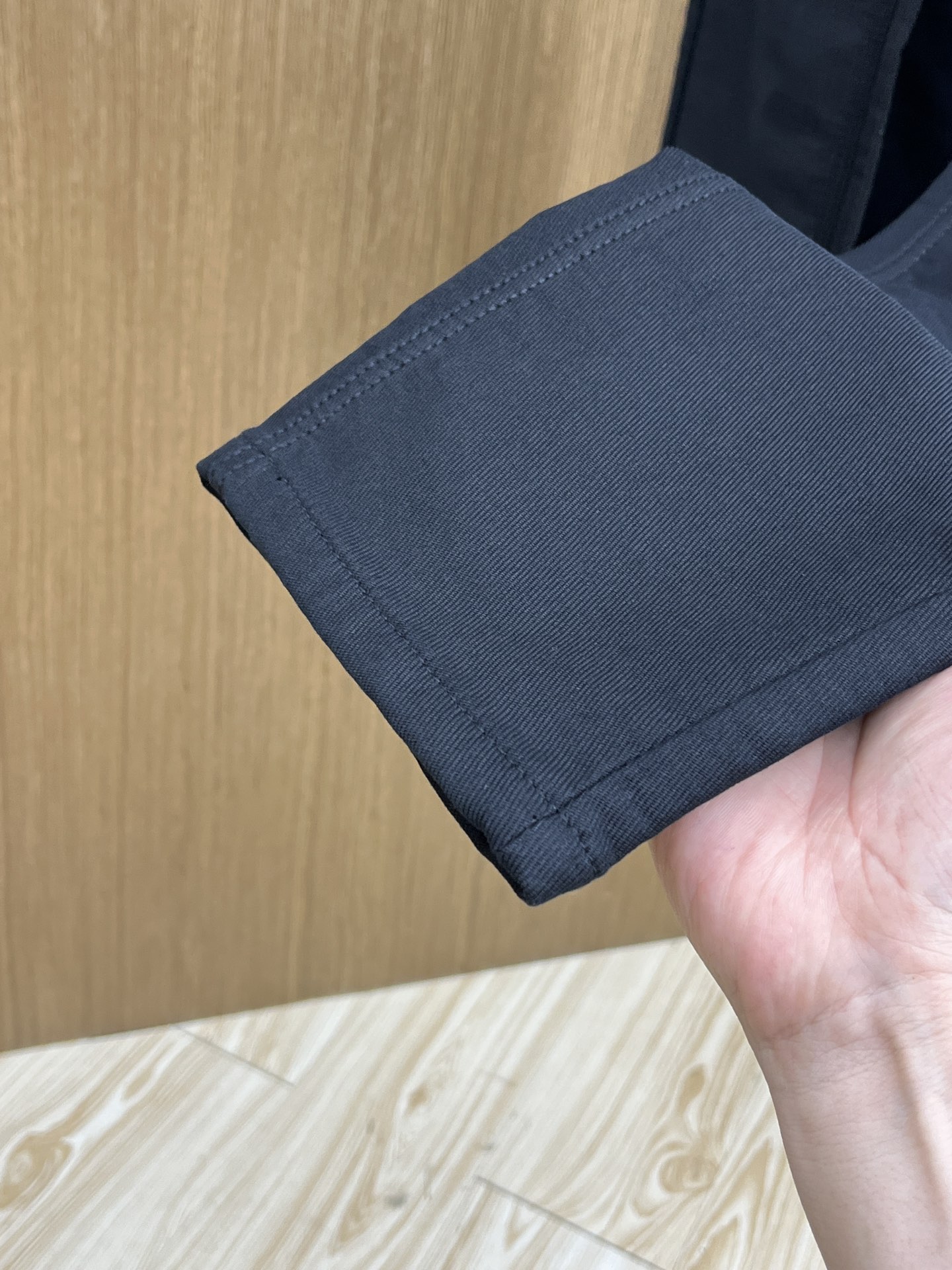 秋冬 AJ 🔥🔥ss秋冬新品，官网同步有售，男士高端商务休闲西裤，高端进口面料，带弹力，后面采用硅胶字母