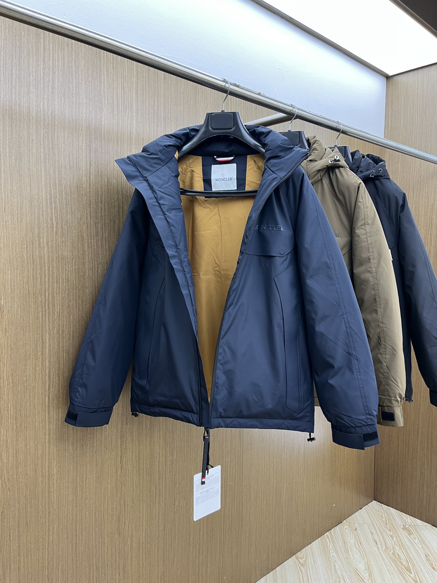 秋冬羽绒 🔥🔥秋冬新款🆕连帽羽绒服 原版1:1订制五金配件全进口原版定制 欢迎专柜对比 绝对的高品质 采