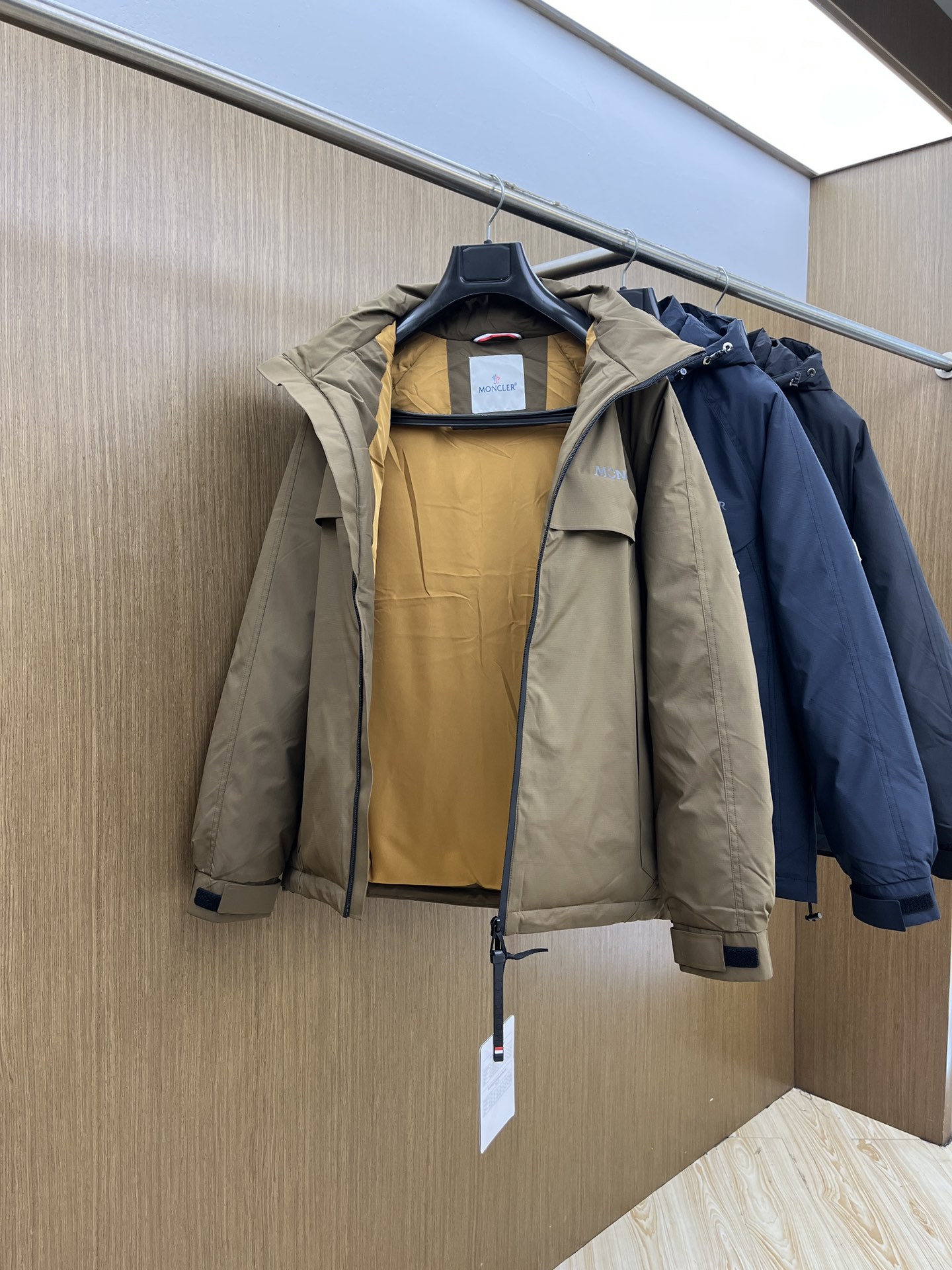 秋冬羽绒 🔥🔥秋冬新款🆕连帽羽绒服 原版1:1订制五金配件全进口原版定制 欢迎专柜对比 绝对的高品质 采