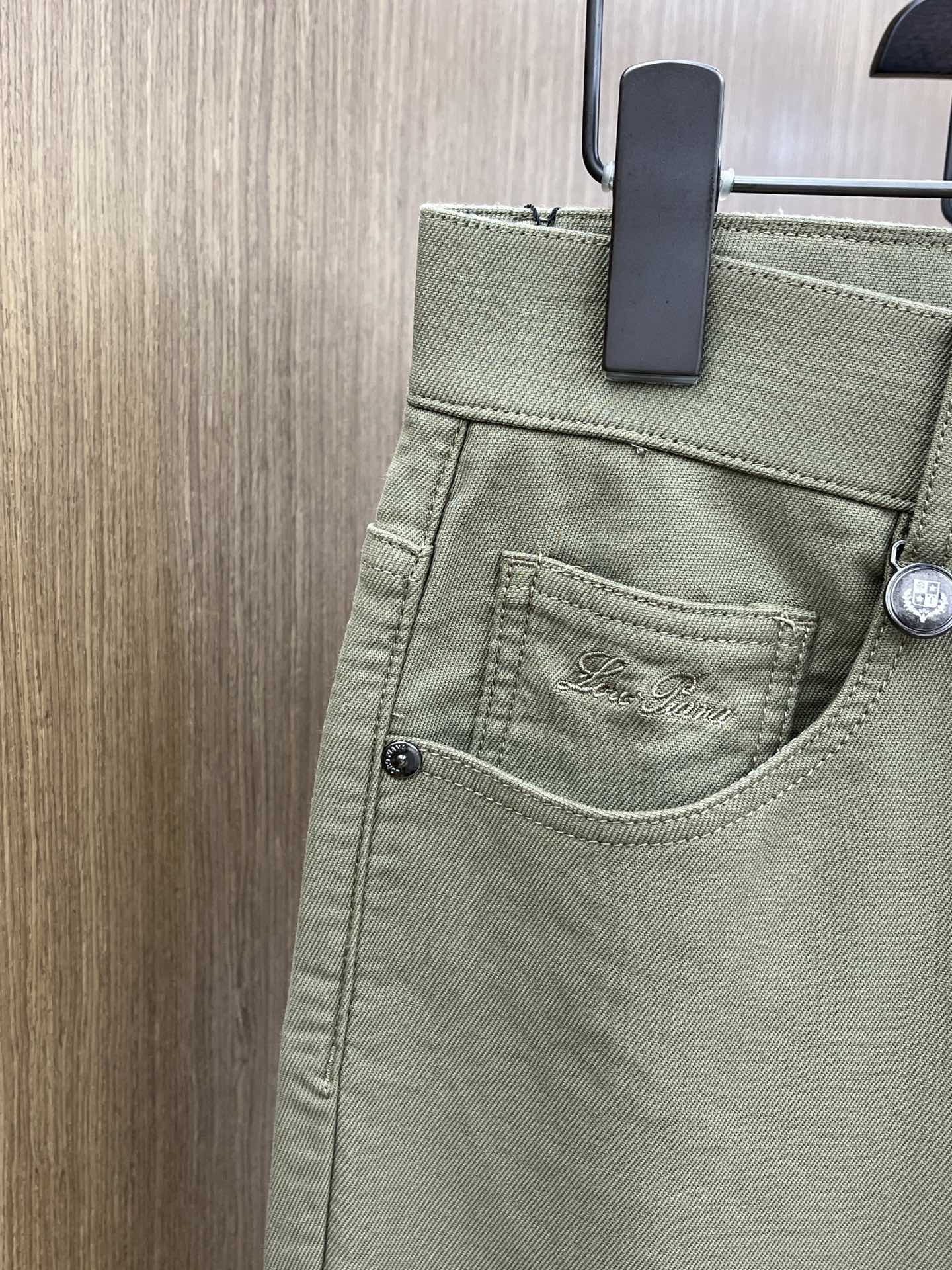秋冬 lP🆕 🔥🔥ss秋冬新品，官网同步有售，男士高端商务休闲西裤，高端进口面料，带弹力，后面采用硅胶字