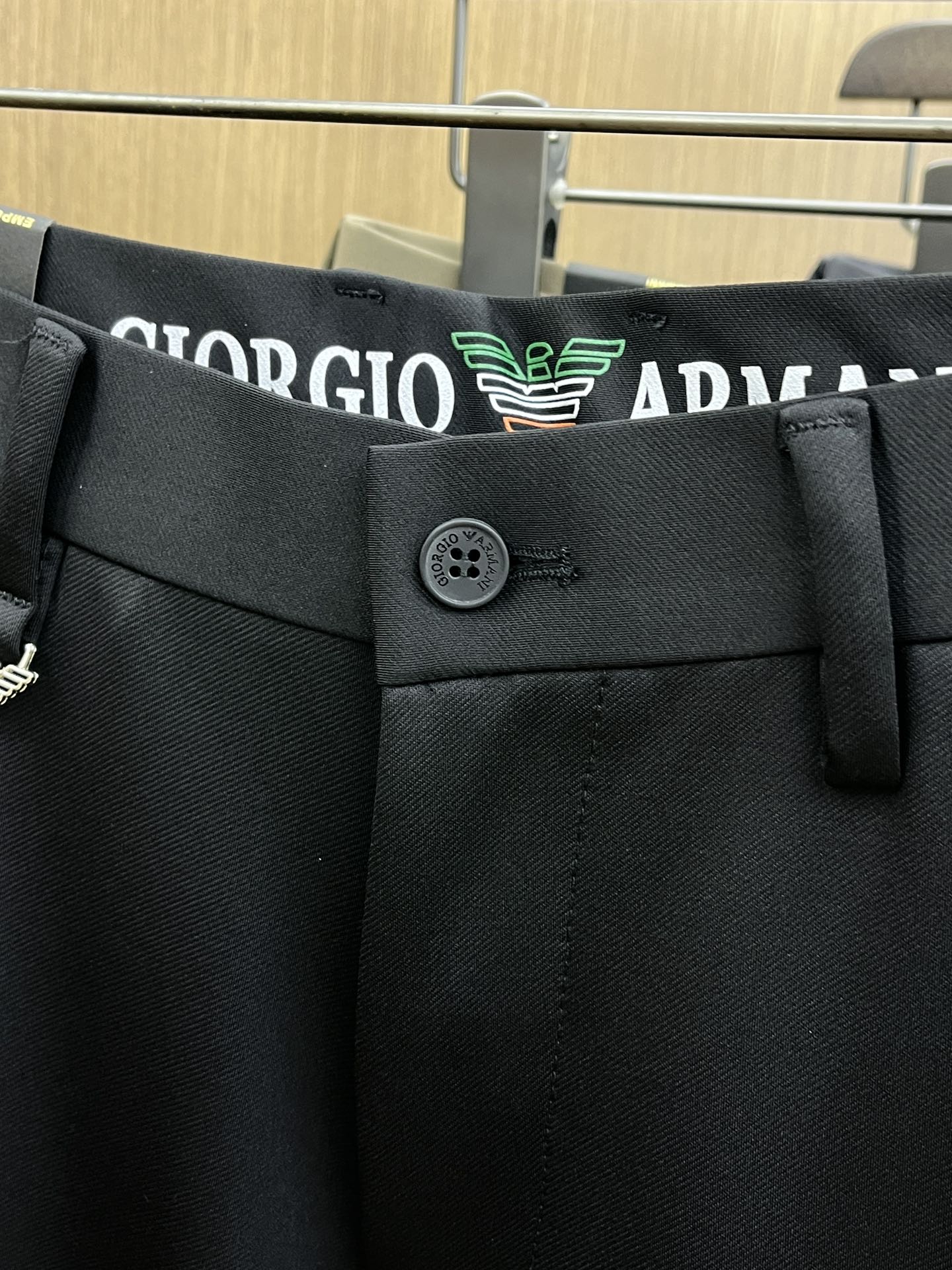 秋冬 AJ 🔥🔥ss秋冬新品，官网同步有售，男士高端商务休闲西裤，高端进口面料，带弹力，后面采用硅胶字母