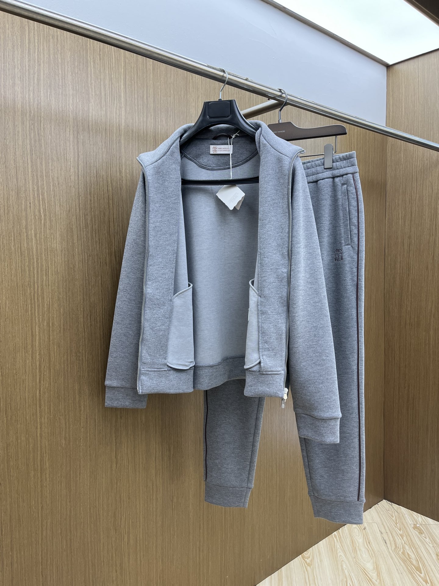 秋冬 BC 🔥🔥高品质 25秋冬新款时尚休闲外套 面料采用客供定制面料 面料细腻柔软上身舒适 fjj胸前