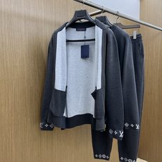 Louis Vuitton /路易威登 2025秋冬新款套装经典提花logo羊毛套装超高端品质中共五金搭 Louis Vuitton /路易威登 2025秋冬新款套装经典提花logo羊毛套装超高端品质中共五金搭