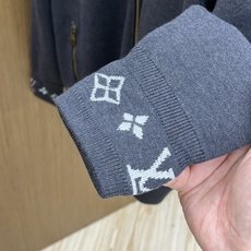 Louis Vuitton /路易威登 2025秋冬新款套装经典提花logo羊毛套装超高端品质中共五金搭 Louis Vuitton /路易威登 2025秋冬新款套装经典提花logo羊毛套装超高端品质中共五金搭