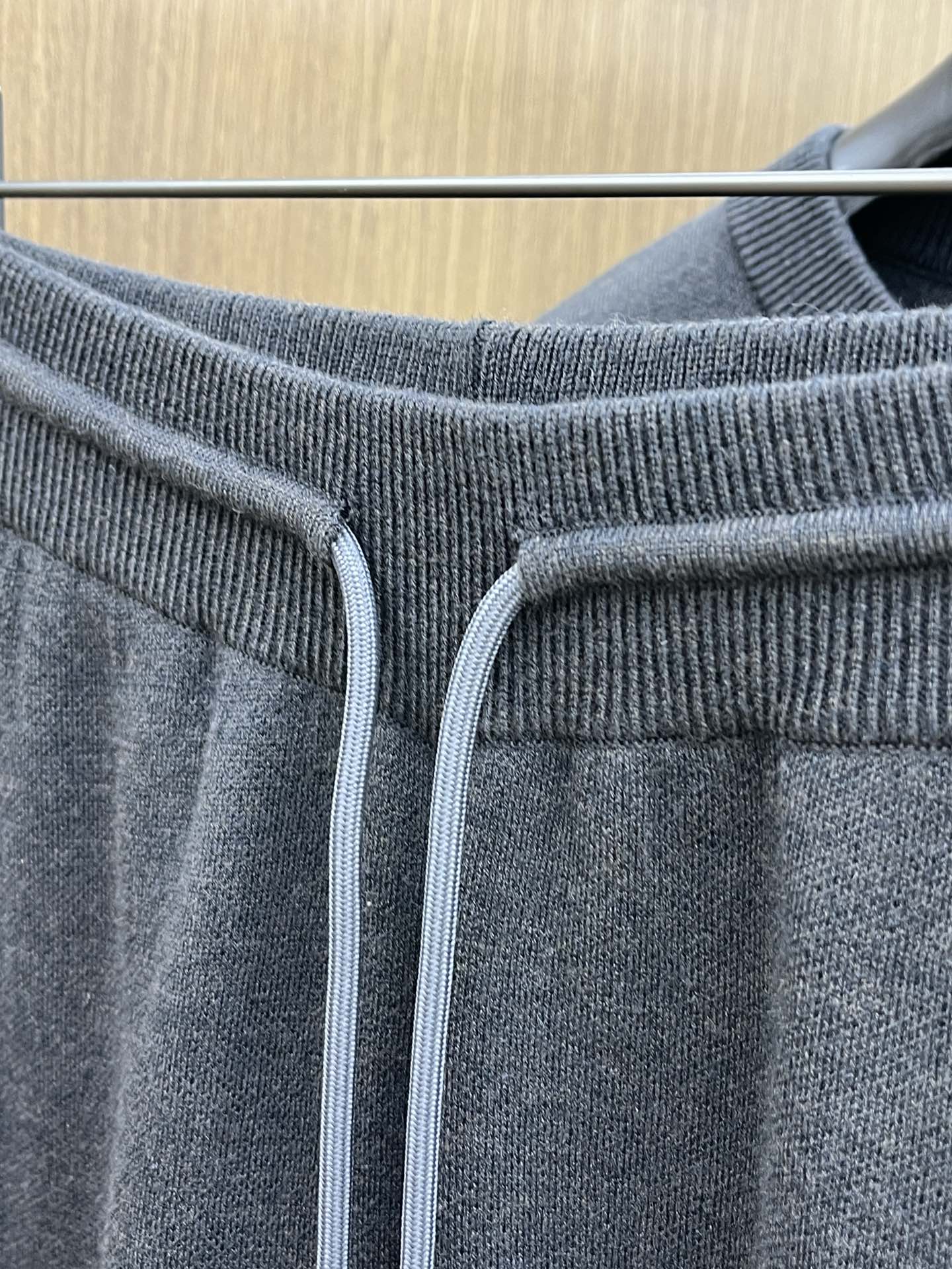 Louis Vuitton /路易威登 2025秋冬新款套装经典logo字母羊毛套装 高端品质重工五金 