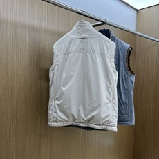 秋冬 ZZ 🔥🔥Zenga25新款微纤维双面穿Brezza刺绣马甲工艺说明:采用高科技面料打造,一面为山 秋冬 ZZ 🔥🔥Zenga25新款微纤维双面穿Brezza刺绣马甲工艺说明:采用高科技面料打造,一面为山