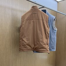 秋冬 ZZ 🔥🔥Zenga25新款微纤维双面穿Brezza刺绣马甲工艺说明:采用高科技面料打造,一面为山 秋冬 ZZ 🔥🔥Zenga25新款微纤维双面穿Brezza刺绣马甲工艺说明:采用高科技面料打造,一面为山