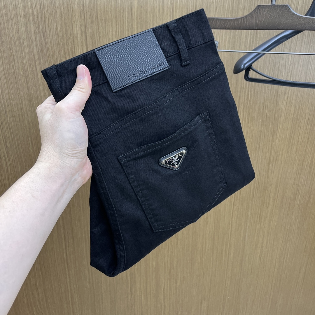 NO:565614,Autumn and winter PD new models are coming, hot new products in autumn and winter are on sale. The best original jeans in physical stores, suitable for all ages. The highest version of European imported fabrics on the market. Comfortable, soft and skin-friendly, the upper body effect is super, fashionable and versatile. fzh is straight and stylish, a wardrobe must-have!  Suitable for any occasion. Sizes: 29-38 without 35.37, jeans, alexander wang19860909秋冬 PD 新款来袭秋冬爆款新品 有售 实体店极品牛仔裤原版好货,适合各个年龄段.市场最高版本的欧洲进口面料.舒适柔软亲肤,上身效果超级棒时尚百搭 fzh笔挺有型,衣橱必备！适合任何场合穿着 尺码:29-38无35.37,,jeans,alexander wang,Men's clothing