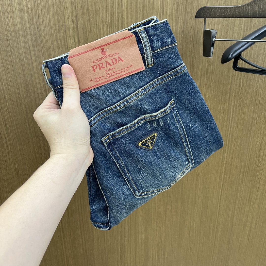 NO:565626,Autumn and winter PD new models are coming, hot new products in autumn and winter are on sale. The best original jeans in physical stores, suitable for all ages. The highest version of European imported fabrics on the market. Comfortable, soft and skin-friendly, the upper body effect is super, fashionable and versatile. fzh is straight and stylish, a wardrobe must-have!  Suitable for any occasion. Sizes: 29-38 without 35.37, jeans, alexander wang19860909秋冬 PD 新款来袭秋冬爆款新品 有售 实体店极品牛仔裤原版好货,适合各个年龄段.市场最高版本的欧洲进口面料.舒适柔软亲肤,上身效果超级棒时尚百搭 fzh笔挺有型,衣橱必备！适合任何场合穿着 尺码:29-38无35.37,,jeans,alexander wang,Men's clothing