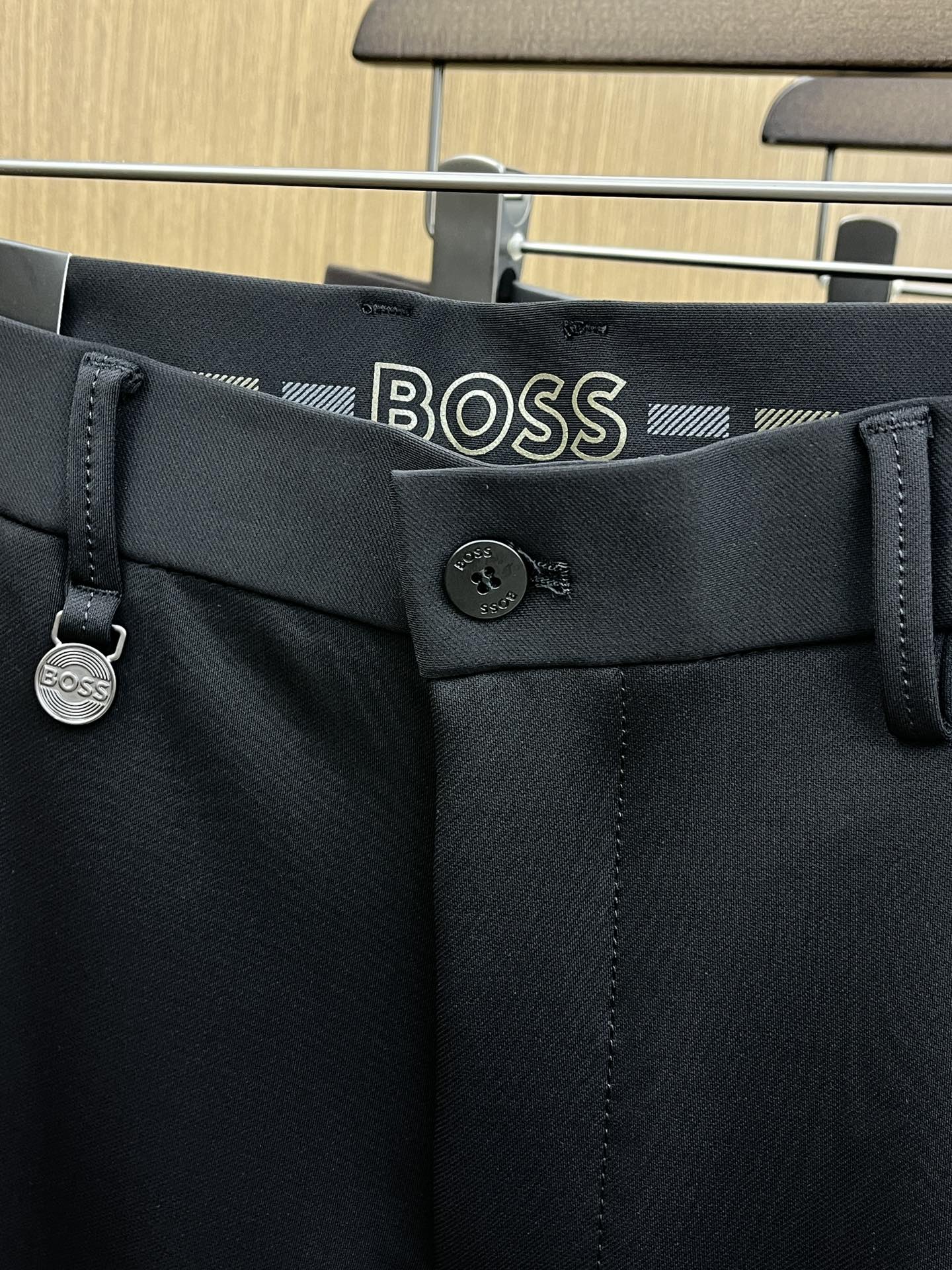 秋冬 boss 🔥🔥秋冬新品休闲裤西裤，官网同步发售，裤身工艺设计，进口客供辅料、面料定制，代工厂出品免