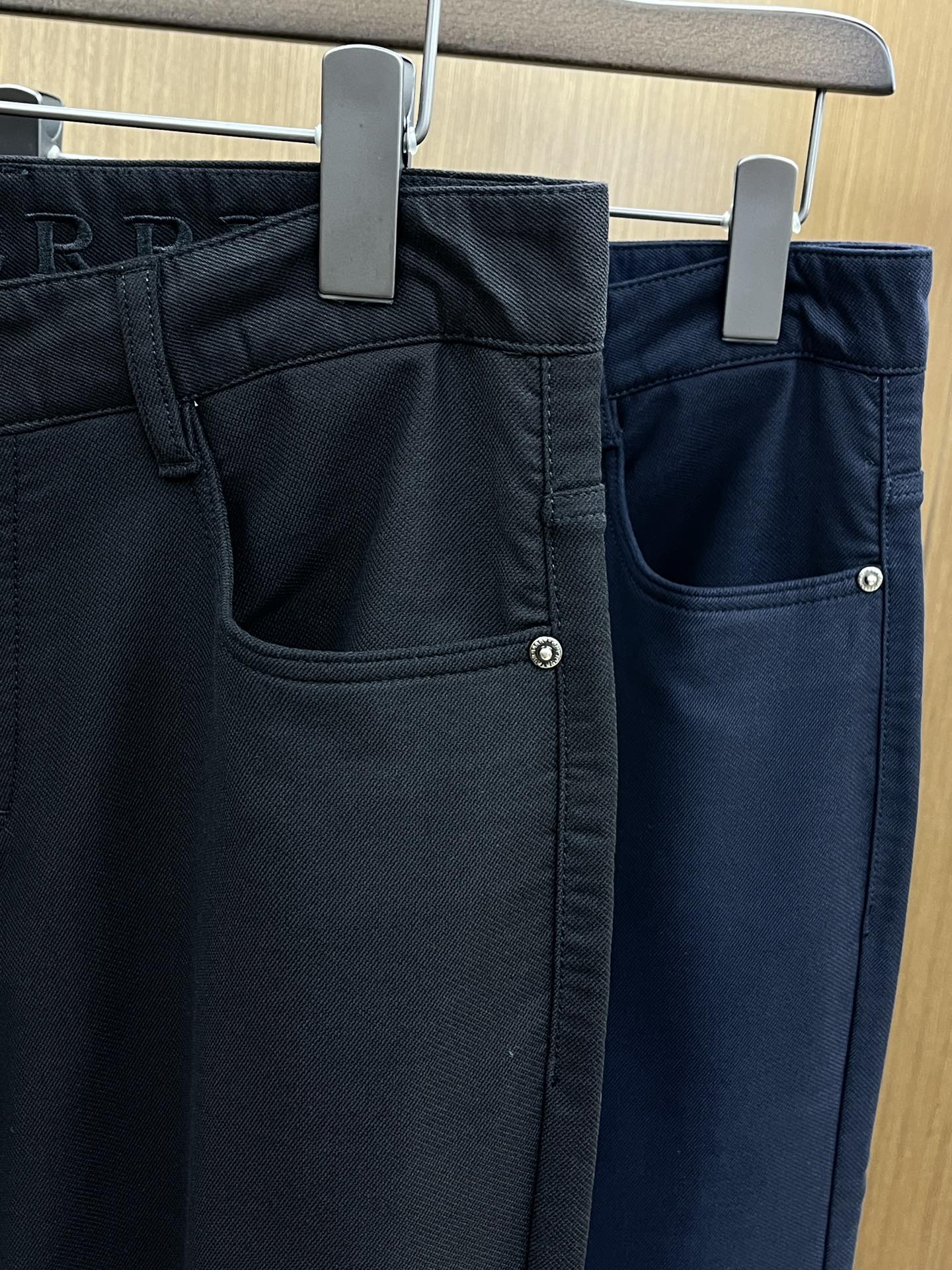 秋冬 BBR 🔥🔥秋冬新品休闲裤西裤，官网同步发售，裤身工艺设计，进口客供辅料、面料定制，代工厂出品免检