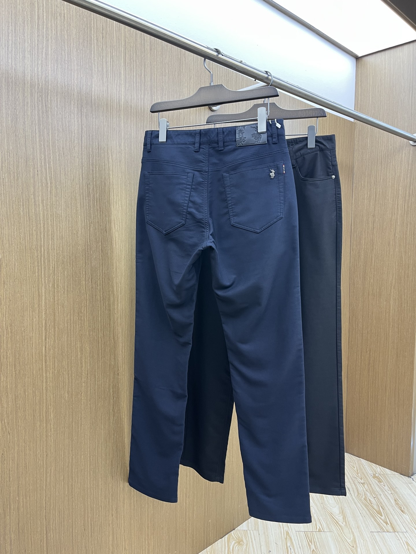 秋冬 BBR 🔥🔥秋冬新品休闲裤西裤，官网同步发售，裤身工艺设计，进口客供辅料、面料定制，代工厂出品免检