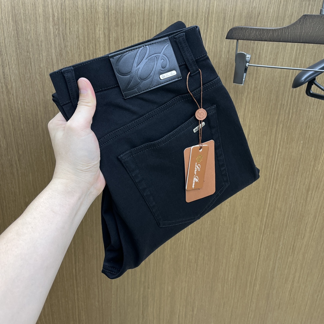 NO:540404,Autumn and Winter PD 1954 new casual pants and jeans are released simultaneously on the official website, trouser body craft design, imported customer-supplied auxiliary materials, fabric customization, and OEM products are free of inspection!  Every detail is the ultimate, the original hardware accessories are trendy and stylish, and they are a must-have item for trendy people!  Original single production of fh12!  Number of codes 29-38 None 35.37, jeans,alexander wang19860909秋冬 PD 1954秋冬新品休闲裤牛仔裤 官网同步发售,裤身工艺设计,进口客供辅料、面料定制,代工厂出品免检！每个细节做到极致,原版五金配件,潮范十足、上身有型帅气,潮人必备单品！ fh12原单出品！ 码数29-38无35.37,,jeans,alexander wang,Men's clothing