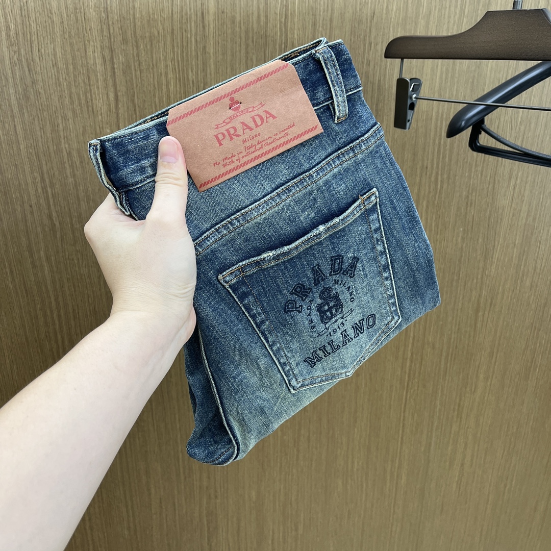 NO:565599,Autumn and winter PD new models are coming, hot new products in autumn and winter are on sale. The best original jeans in physical stores, suitable for all ages. The highest version of European imported fabrics on the market. Comfortable, soft and skin-friendly, the upper body effect is super, fashionable and versatile. fzh is straight and stylish, a wardrobe must-have!  Suitable for any occasion. Sizes: 29-38 without 35.37, jeans, alexander wang19860909秋冬 PD 新款来袭秋冬爆款新品 有售 实体店极品牛仔裤原版好货,适合各个年龄段.市场最高版本的欧洲进口面料.舒适柔软亲肤,上身效果超级棒时尚百搭 fzh笔挺有型,衣橱必备！适合任何场合穿着 尺码:29-38无35.37,,jeans,alexander wang,Men's clothing