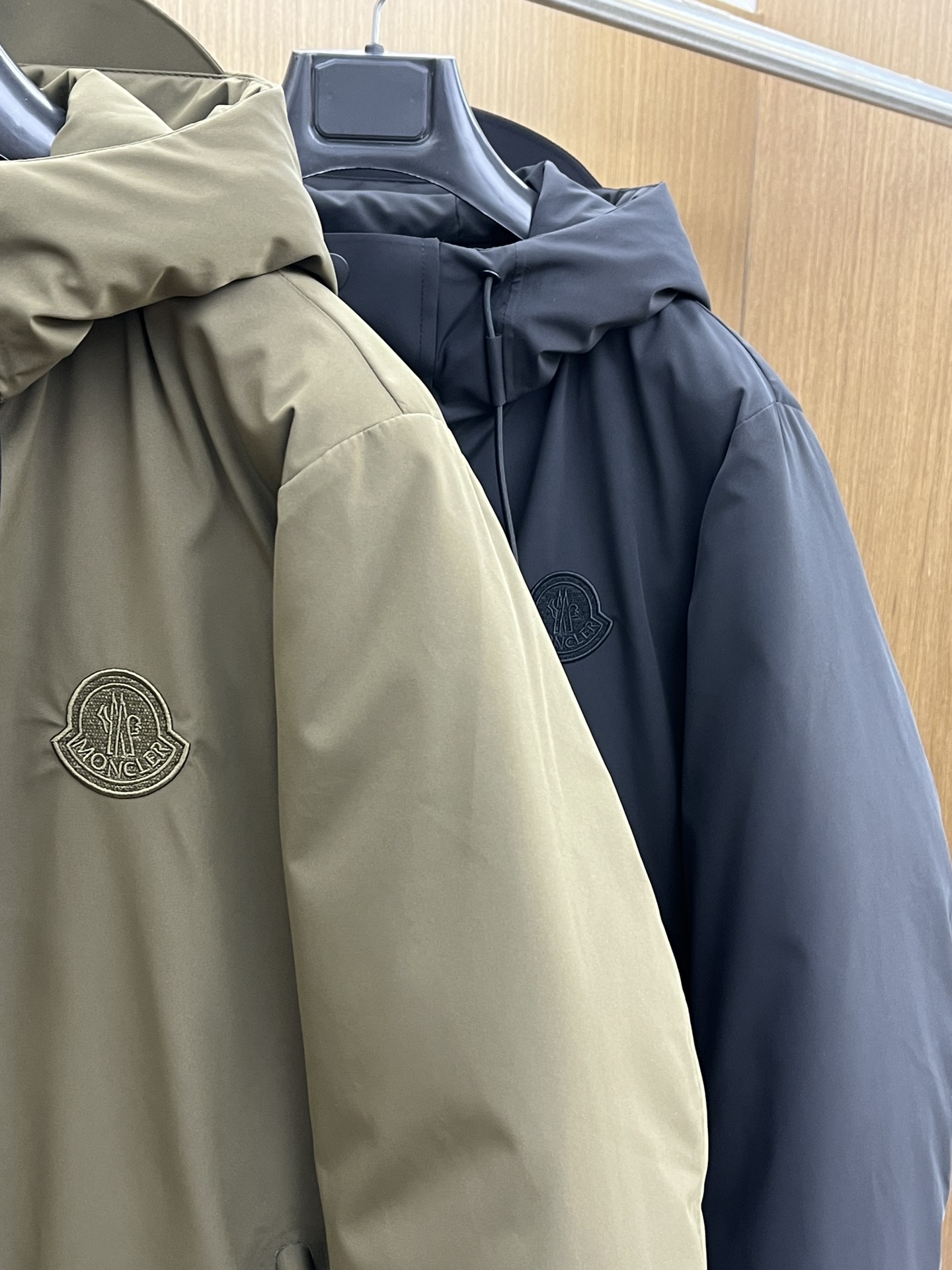 秋冬羽绒 Mon 🔥🔥秋冬新款连帽羽绒服 原版订制五金配件全进口原版定制 欢迎对比 绝对的高品质 采用顶
