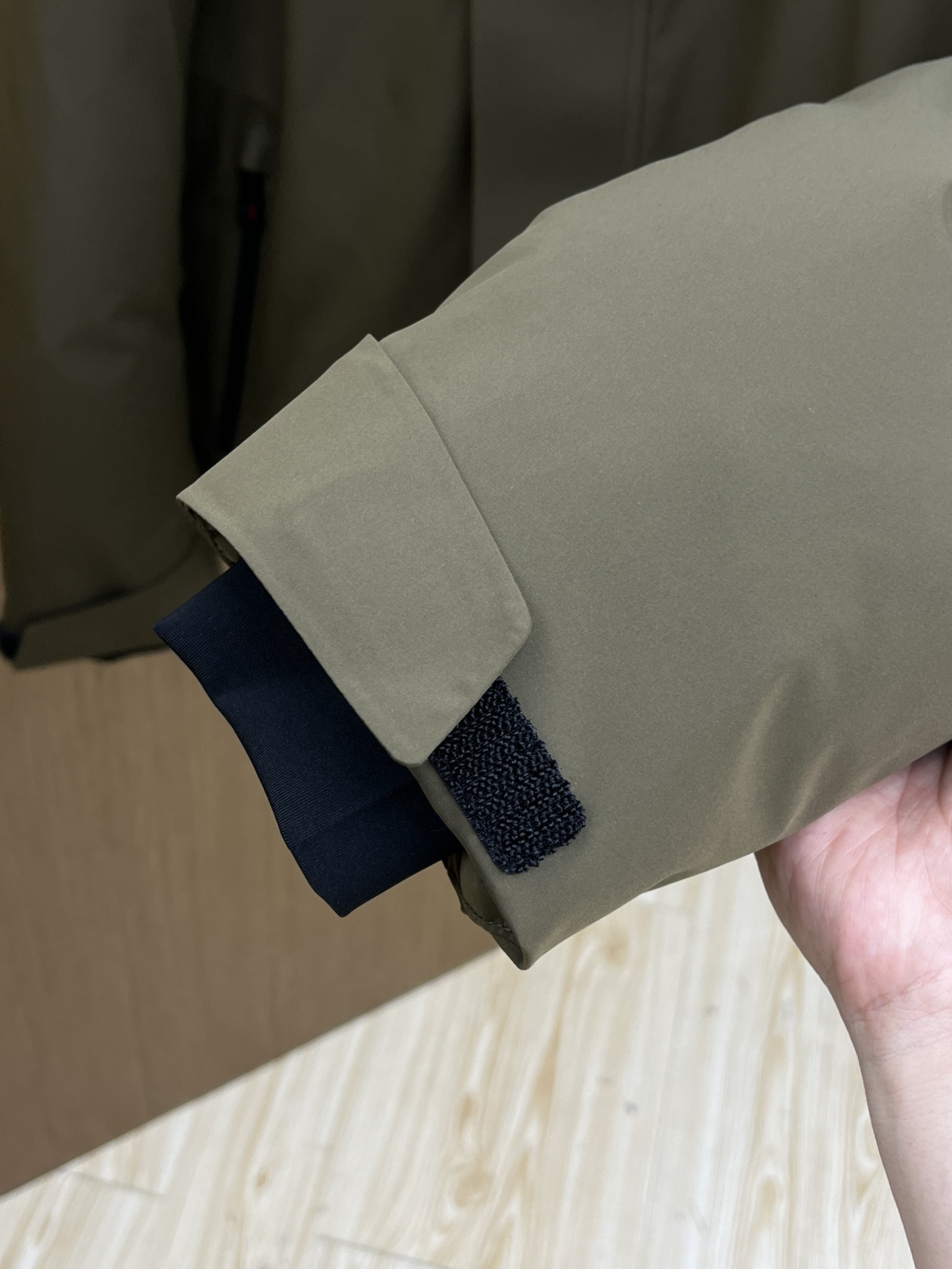 秋冬羽绒 Mon 🔥🔥秋冬新款连帽羽绒服 原版订制五金配件全进口原版定制 欢迎对比 绝对的高品质 采用顶