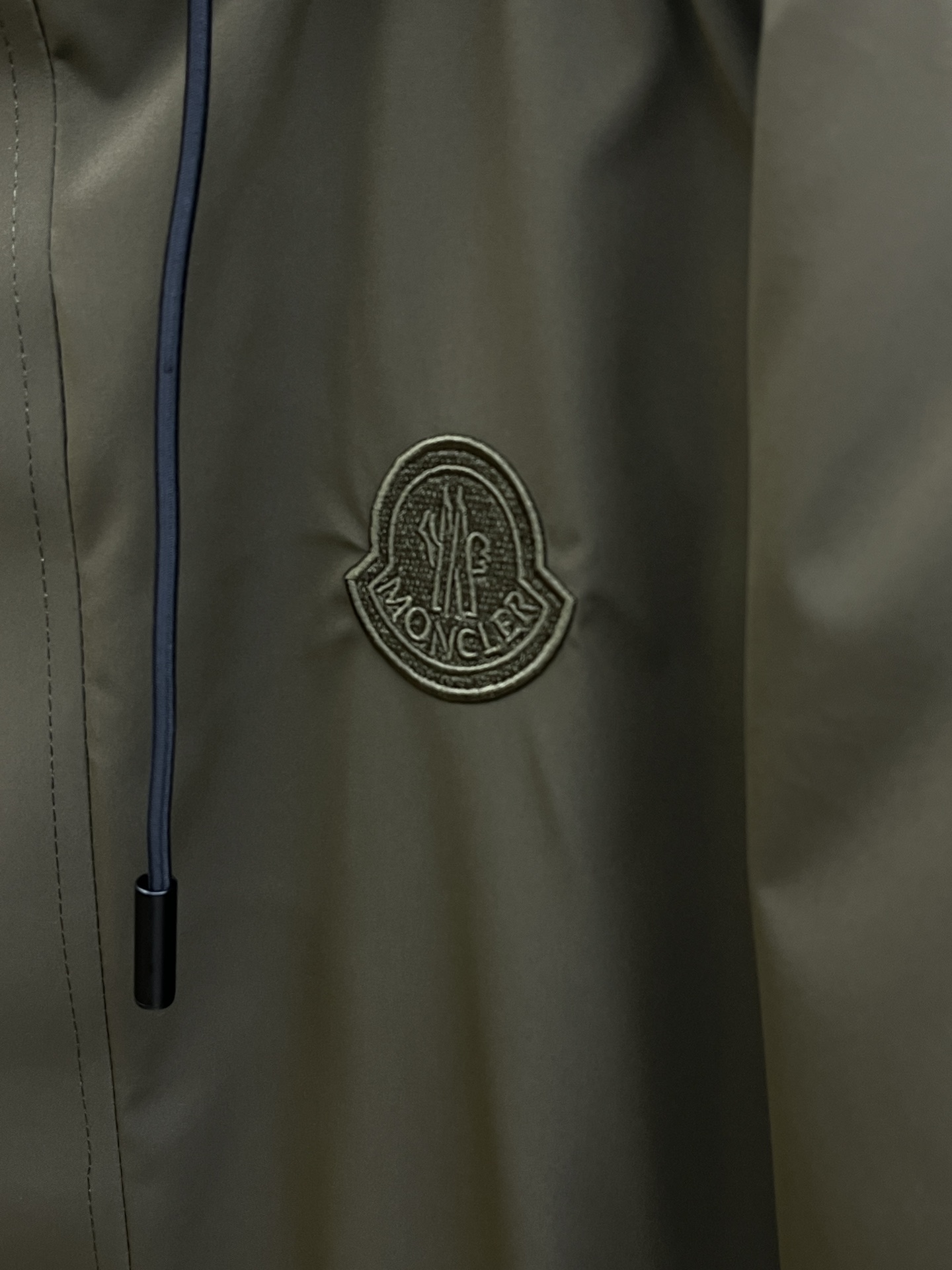 秋冬羽绒 Mon 🔥🔥秋冬新款连帽羽绒服 原版订制五金配件全进口原版定制 欢迎对比 绝对的高品质 采用顶